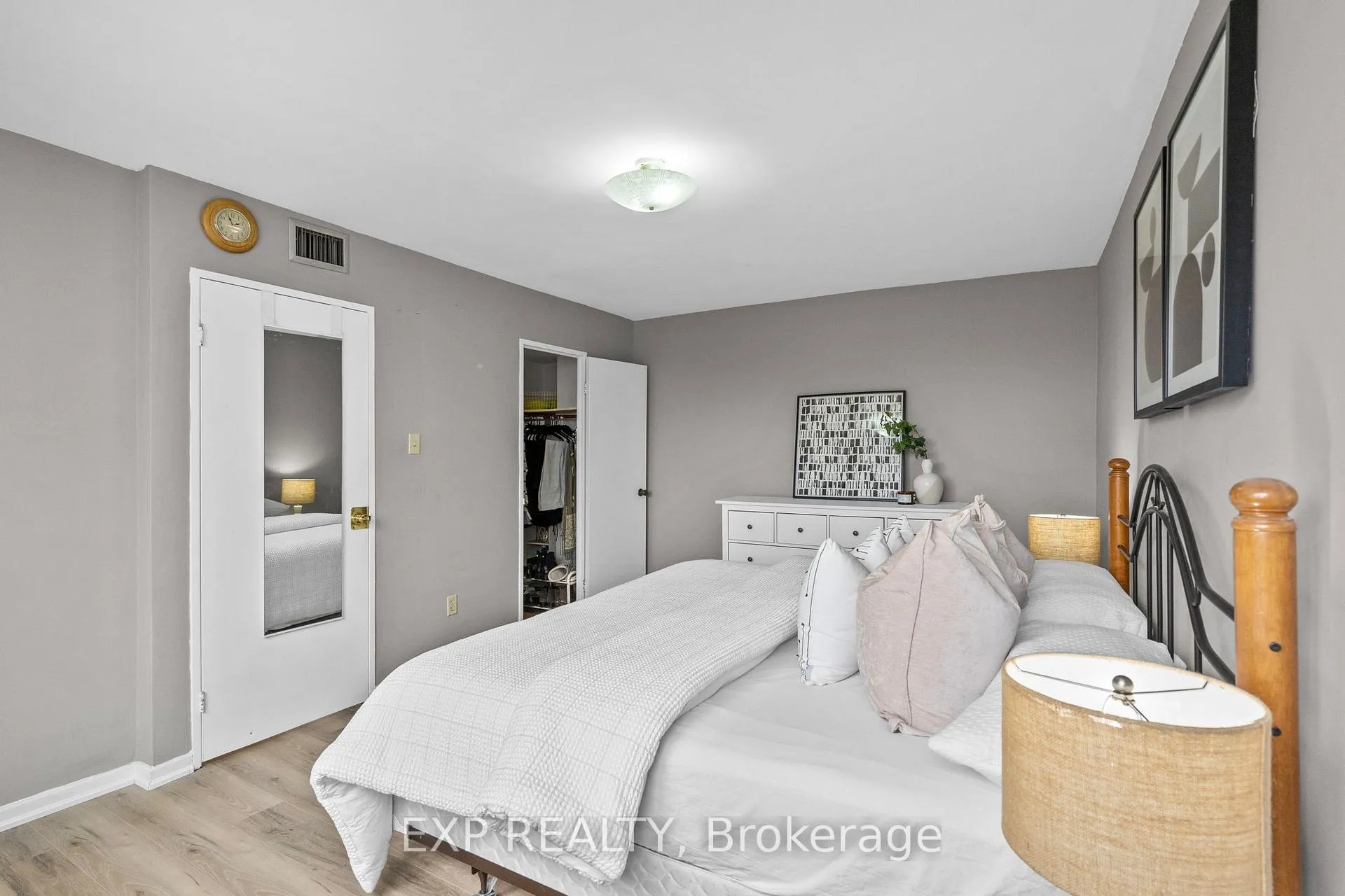 Photo 22 of Unit 905, 2323 Confederation Parkway, Mississauga, Cooksville — HOMEH