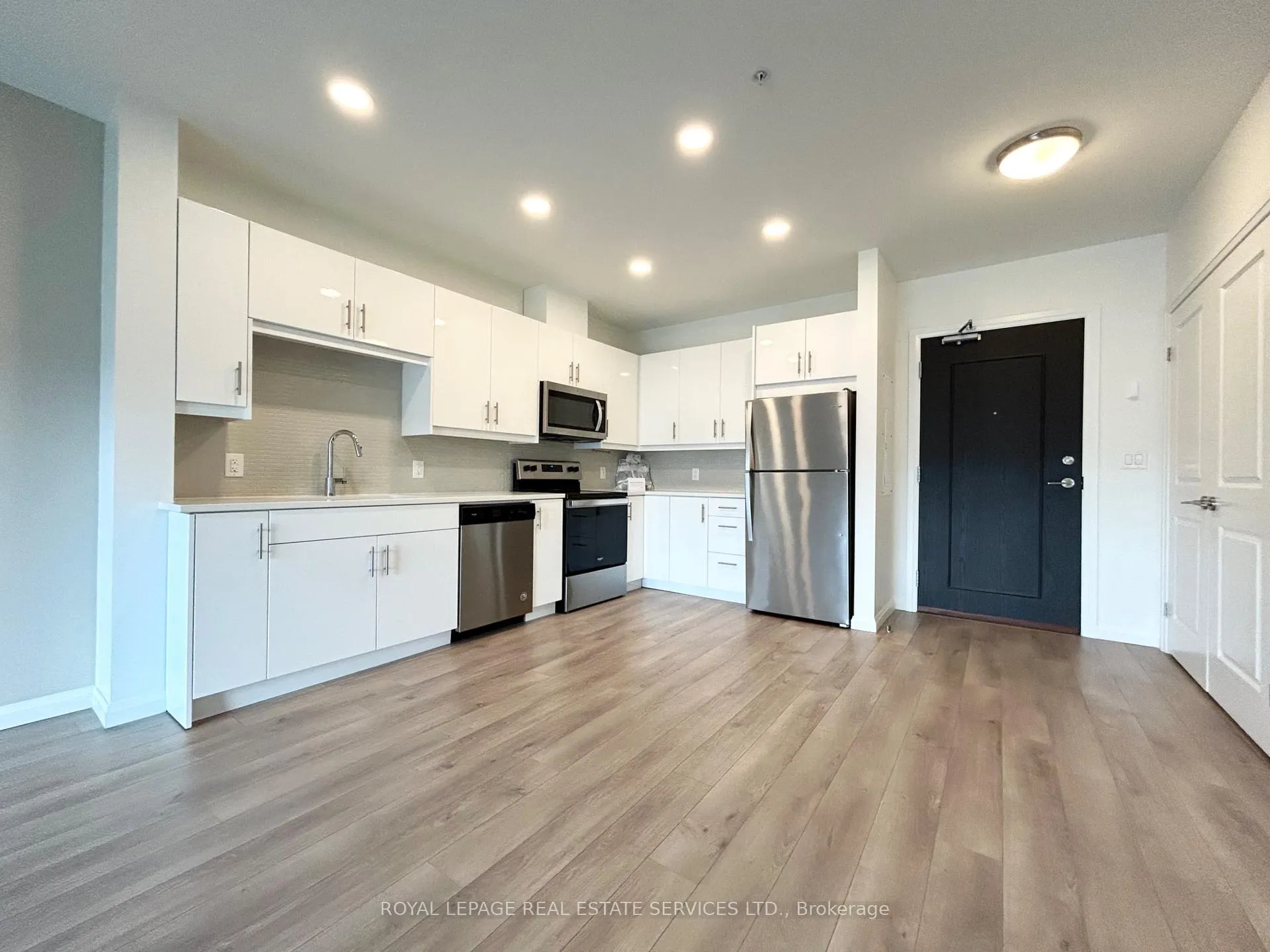 Photo 3 of Unit 204, 144 Watson Road N, Guelph, Grange Road — HOMEH