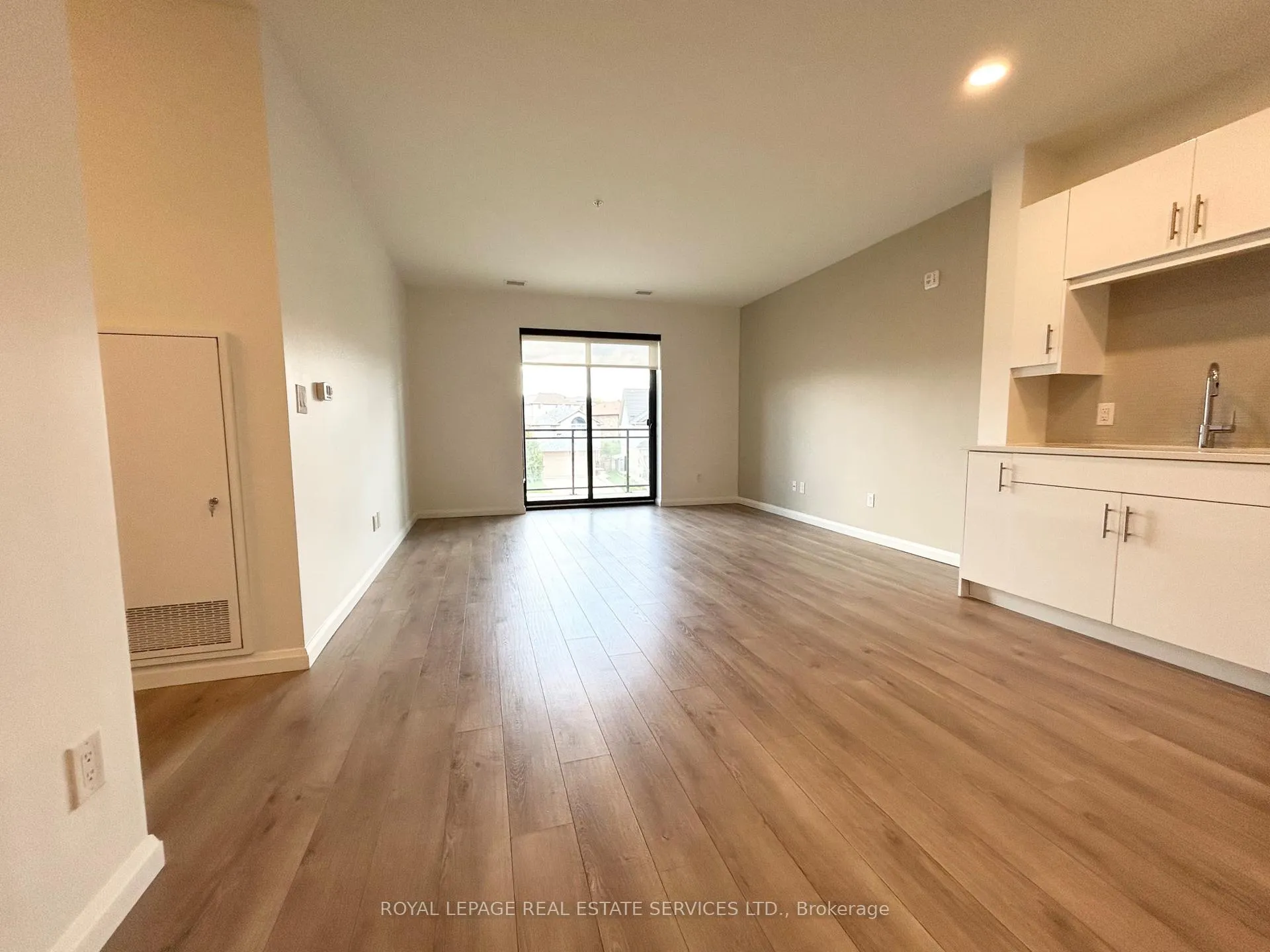 Photo 7 of Unit 204, 144 Watson Road N, Guelph, Grange Road — HOMEH