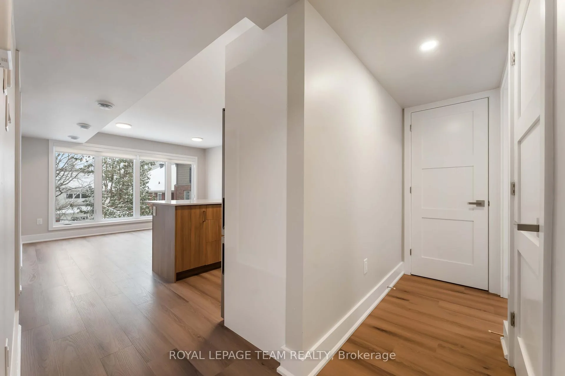 Photo 3 of Unit 6, 342 Fifth Avenue, Ottawa, Glebe — HOMEH