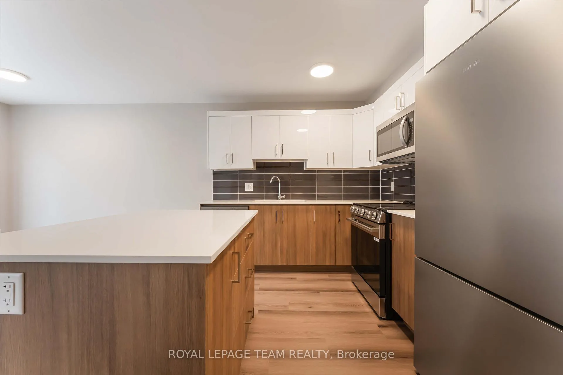 Photo 11 of Unit 6, 342 Fifth Avenue, Ottawa, Glebe — HOMEH