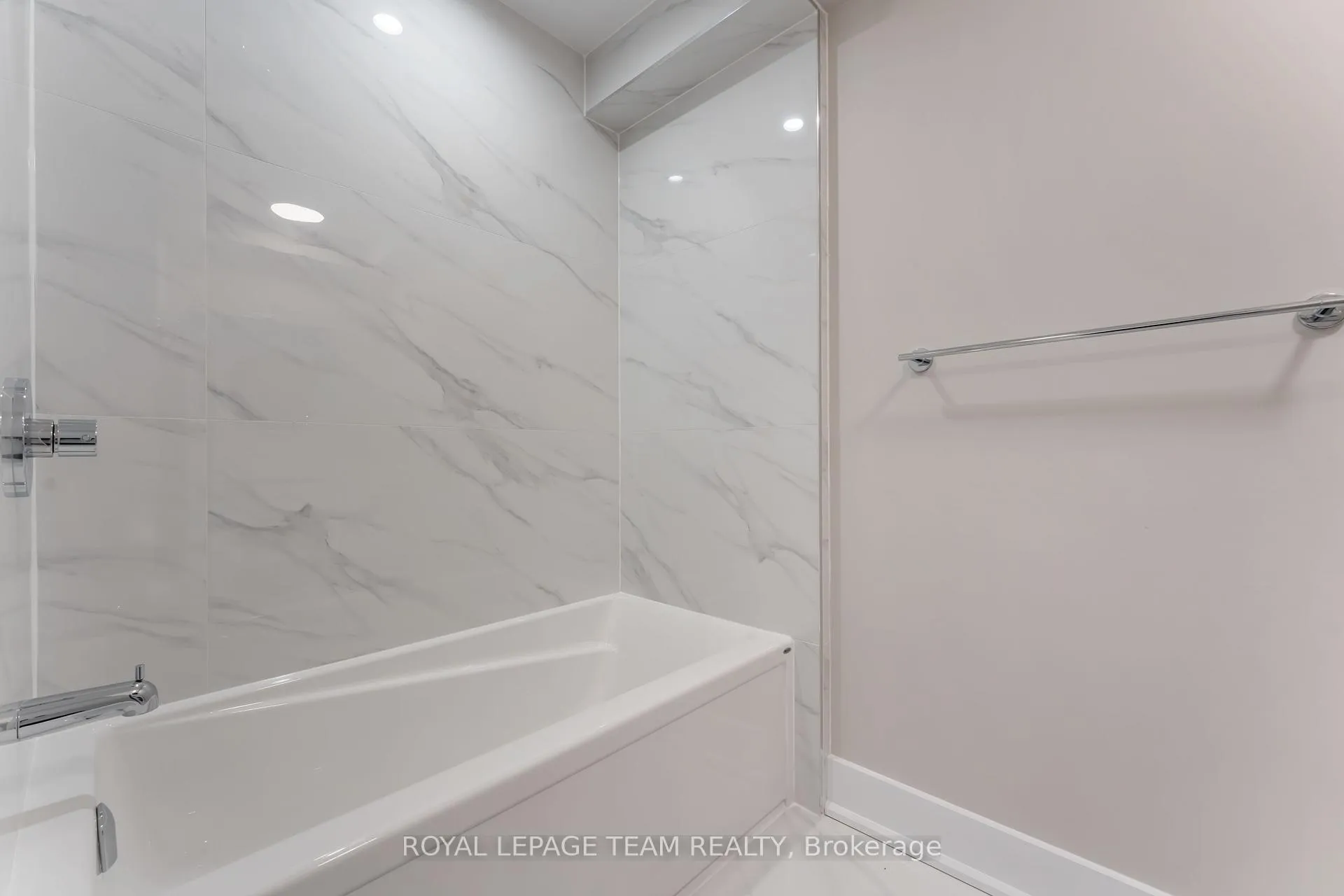 Photo 20 of Unit 6, 342 Fifth Avenue, Ottawa, Glebe — HOMEH