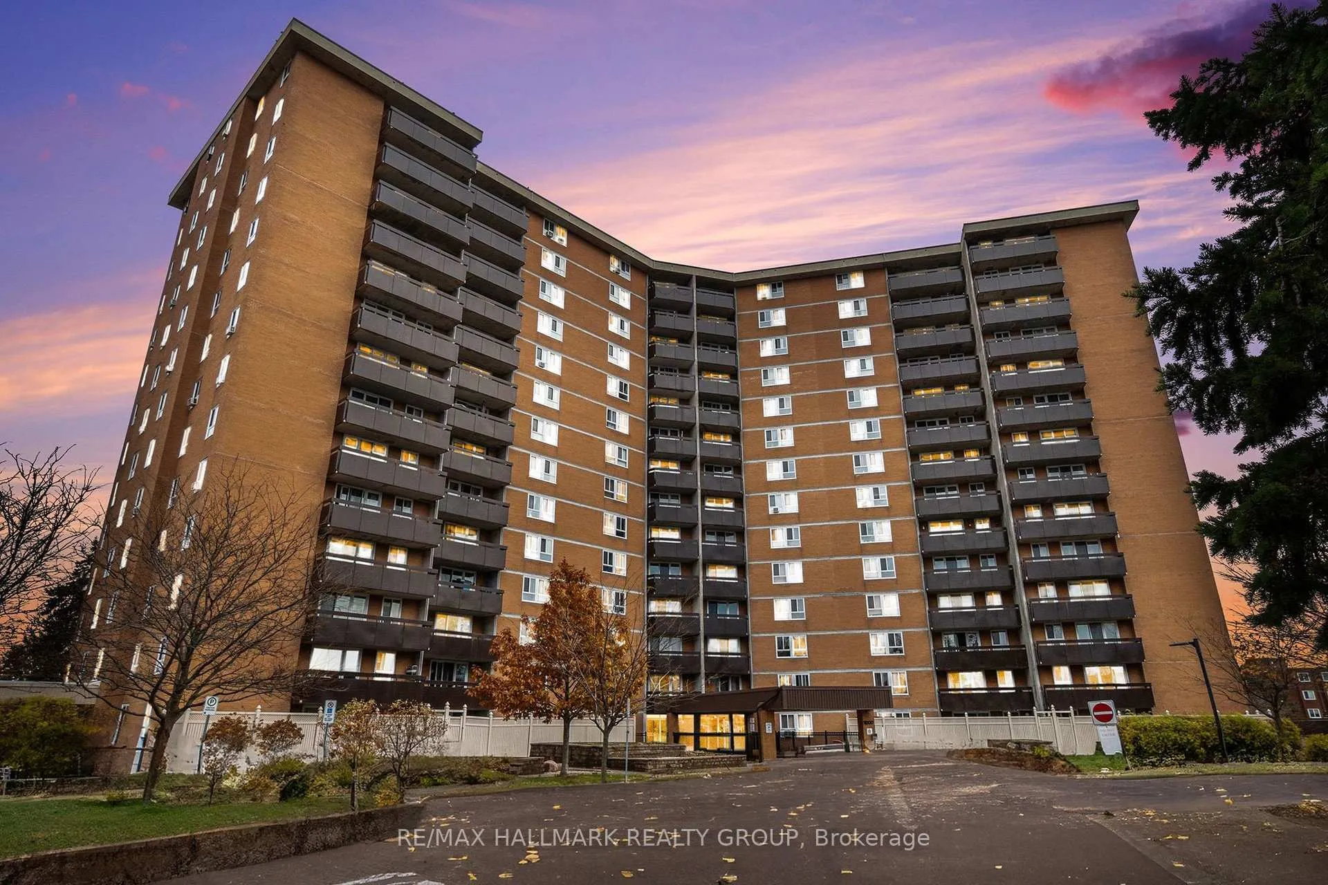Photo 1 of Unit 1002, 2000 Jasmine Crescent, Ottawa, Beacon Hill South — HOMEH
