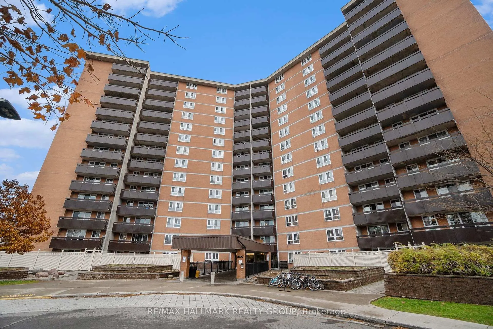 Photo 2 of Unit 1002, 2000 Jasmine Crescent, Ottawa, Beacon Hill South — HOMEH