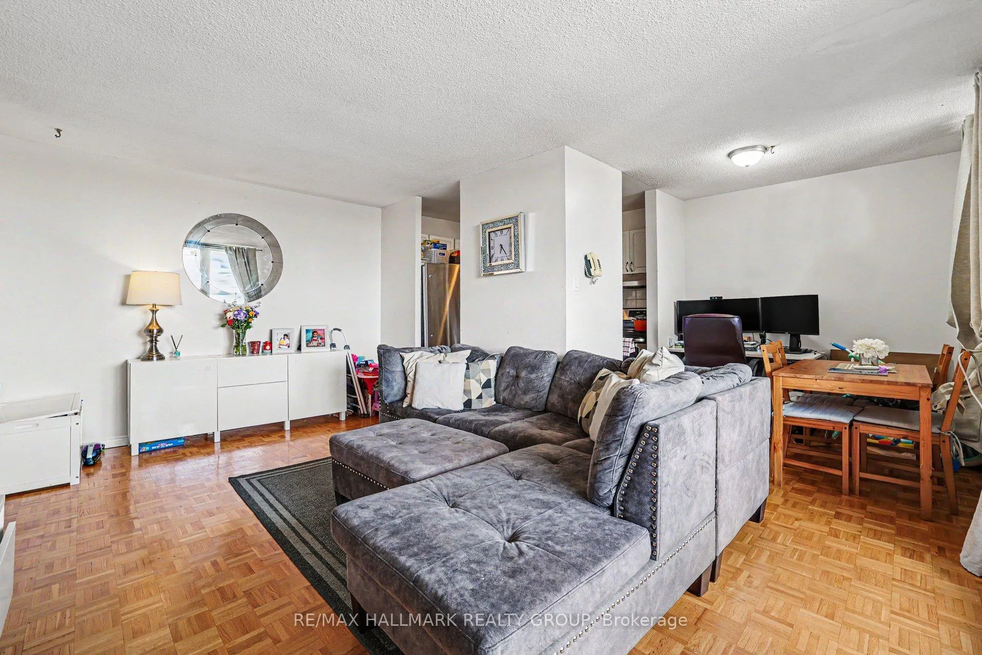 Photo 6 of Unit 1002, 2000 Jasmine Crescent, Ottawa, Beacon Hill South — HOMEH