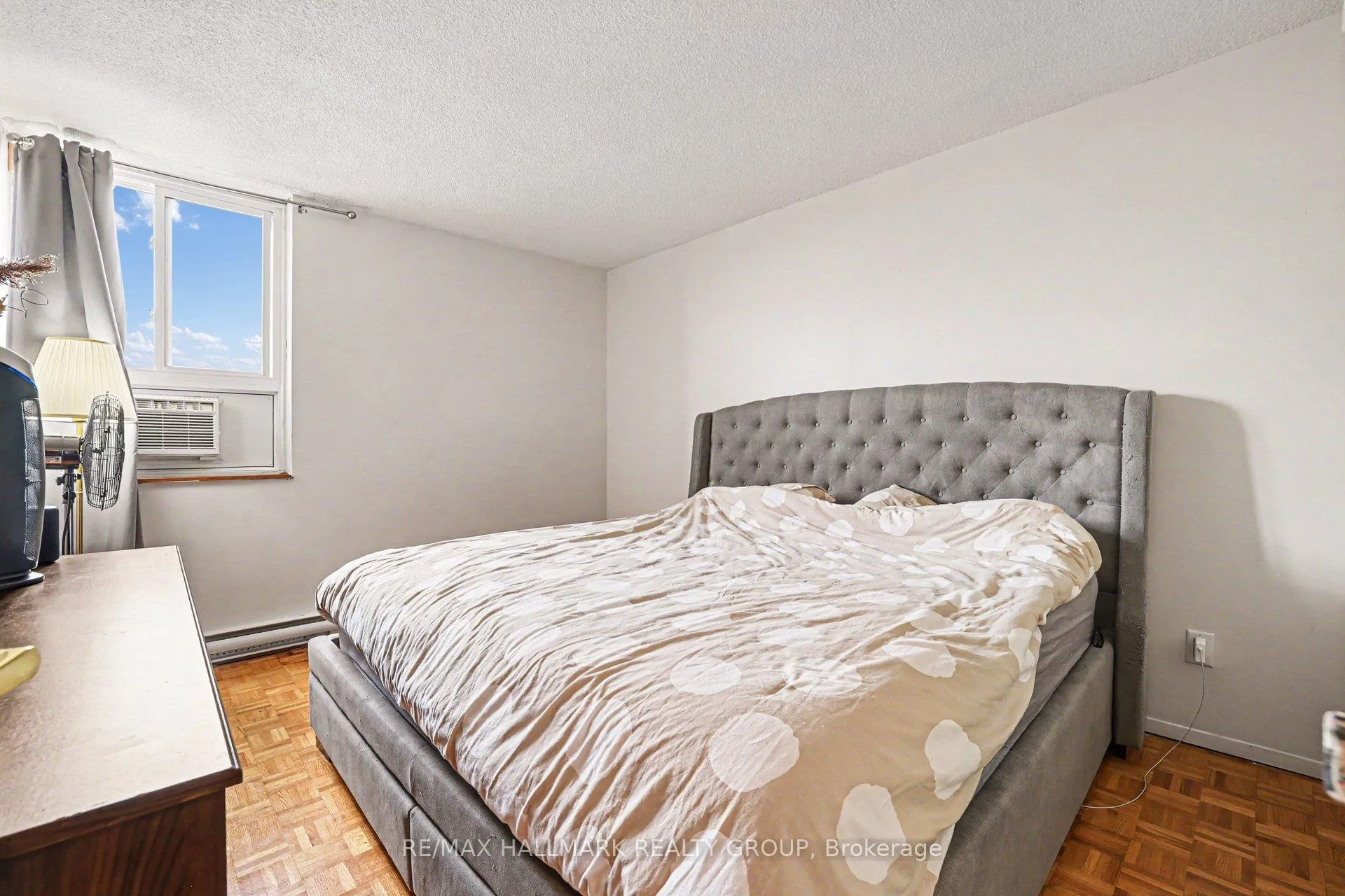 Photo 11 of Unit 1002, 2000 Jasmine Crescent, Ottawa, Beacon Hill South — HOMEH