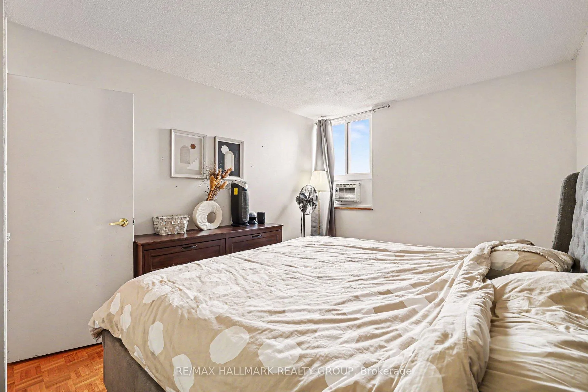 Photo 12 of Unit 1002, 2000 Jasmine Crescent, Ottawa, Beacon Hill South — HOMEH