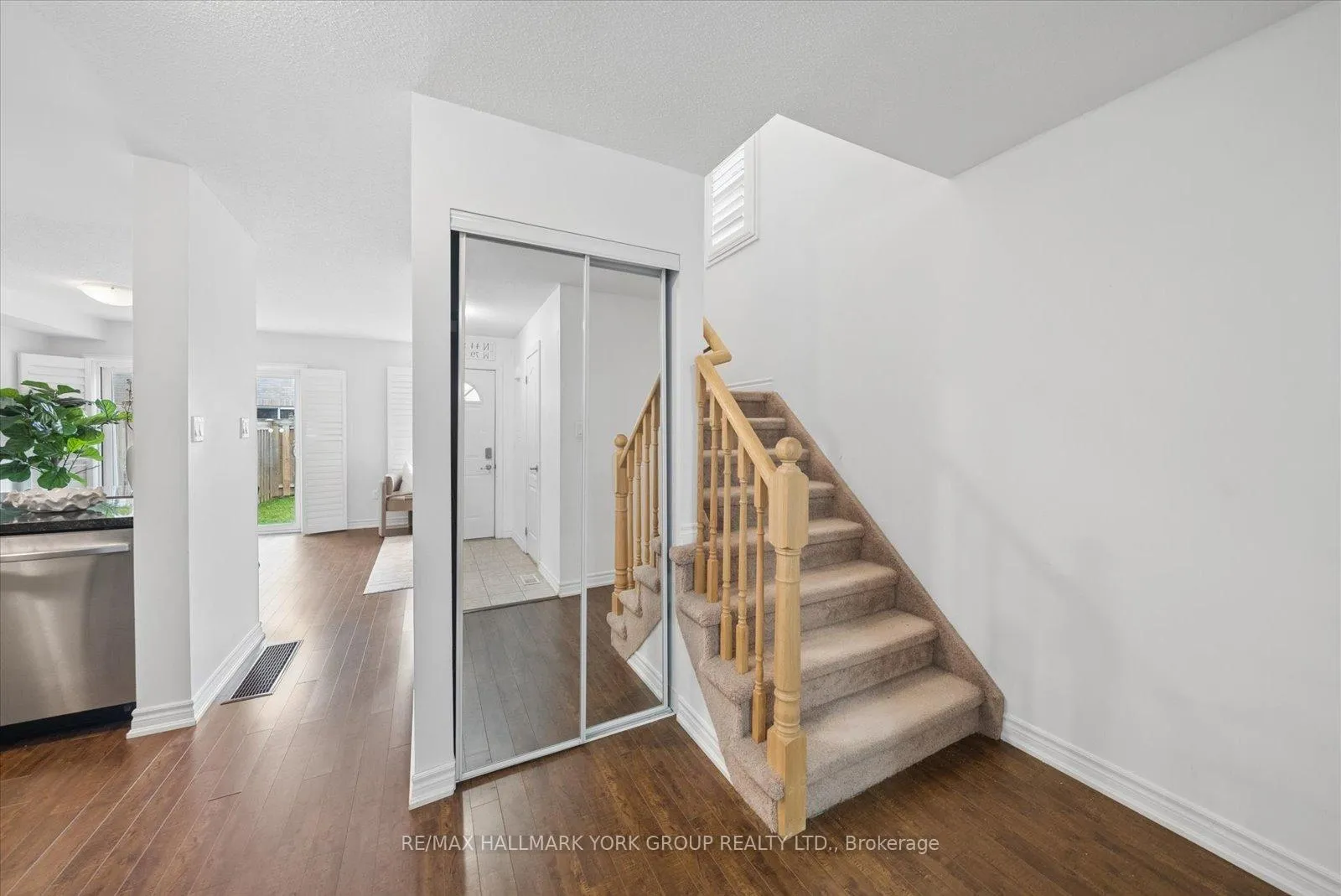 Photo 6 of Unit 70, 50 Southwoods Crescent, Barrie, Holly — HOMEH