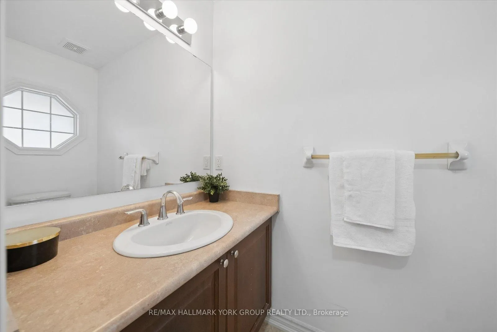 Photo 18 of Unit 70, 50 Southwoods Crescent, Barrie, Holly — HOMEH
