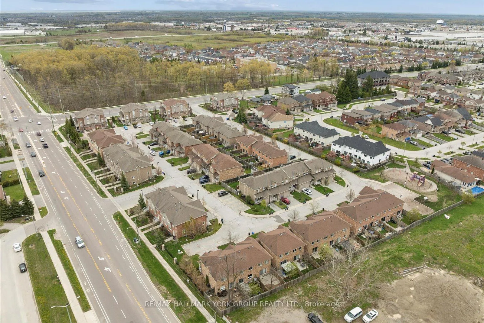 Photo 44 of Unit 70, 50 Southwoods Crescent, Barrie, Holly — HOMEH