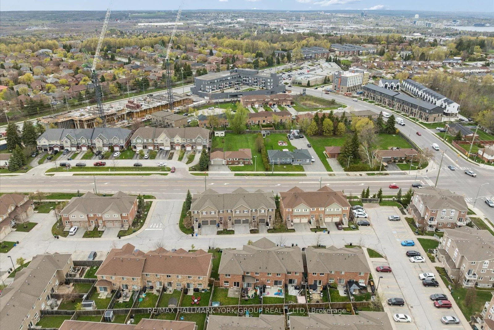Photo 47 of Unit 70, 50 Southwoods Crescent, Barrie, Holly — HOMEH