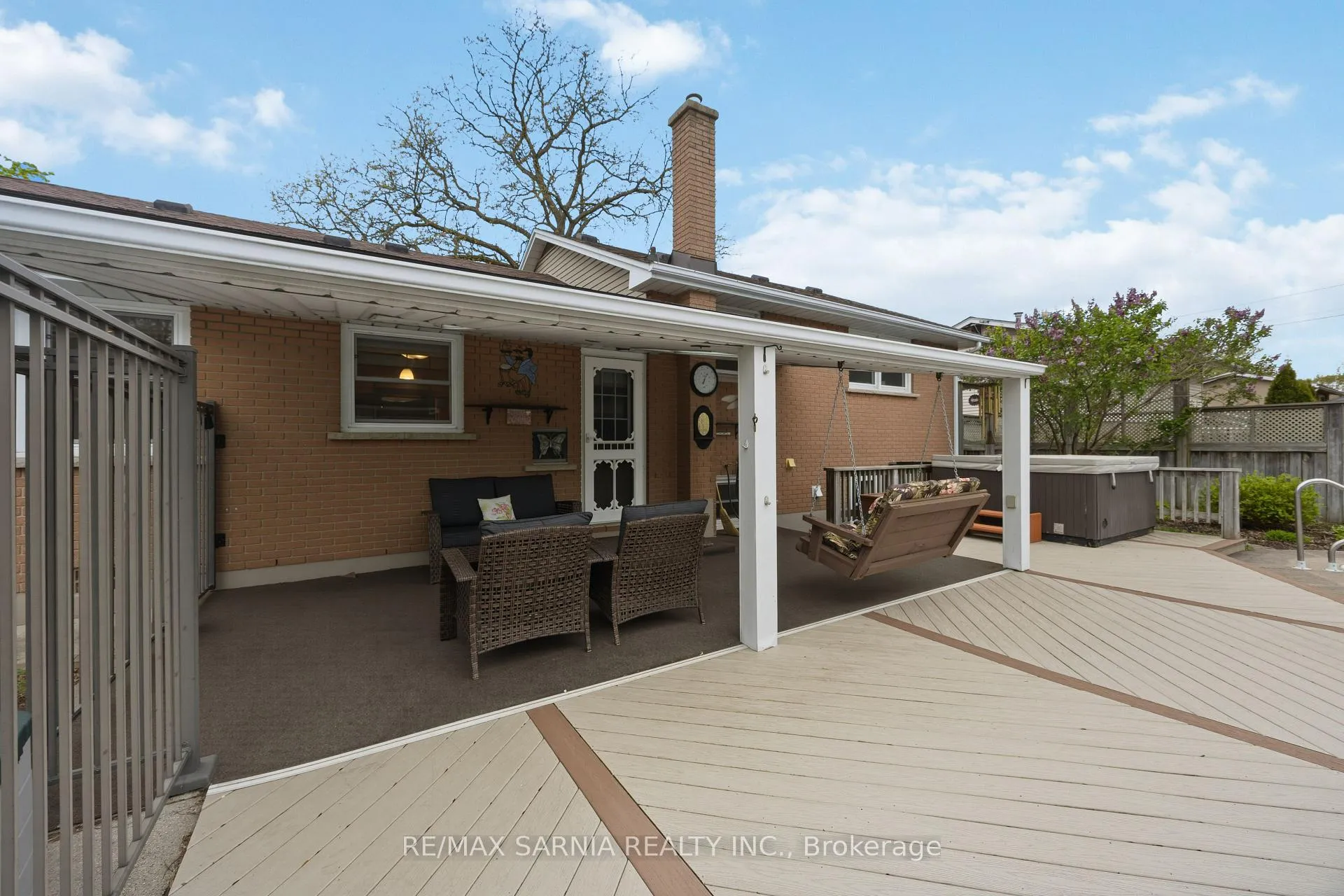 Photo 36 of 1088 Guthrie Drive E, Sarnia — HOMEH