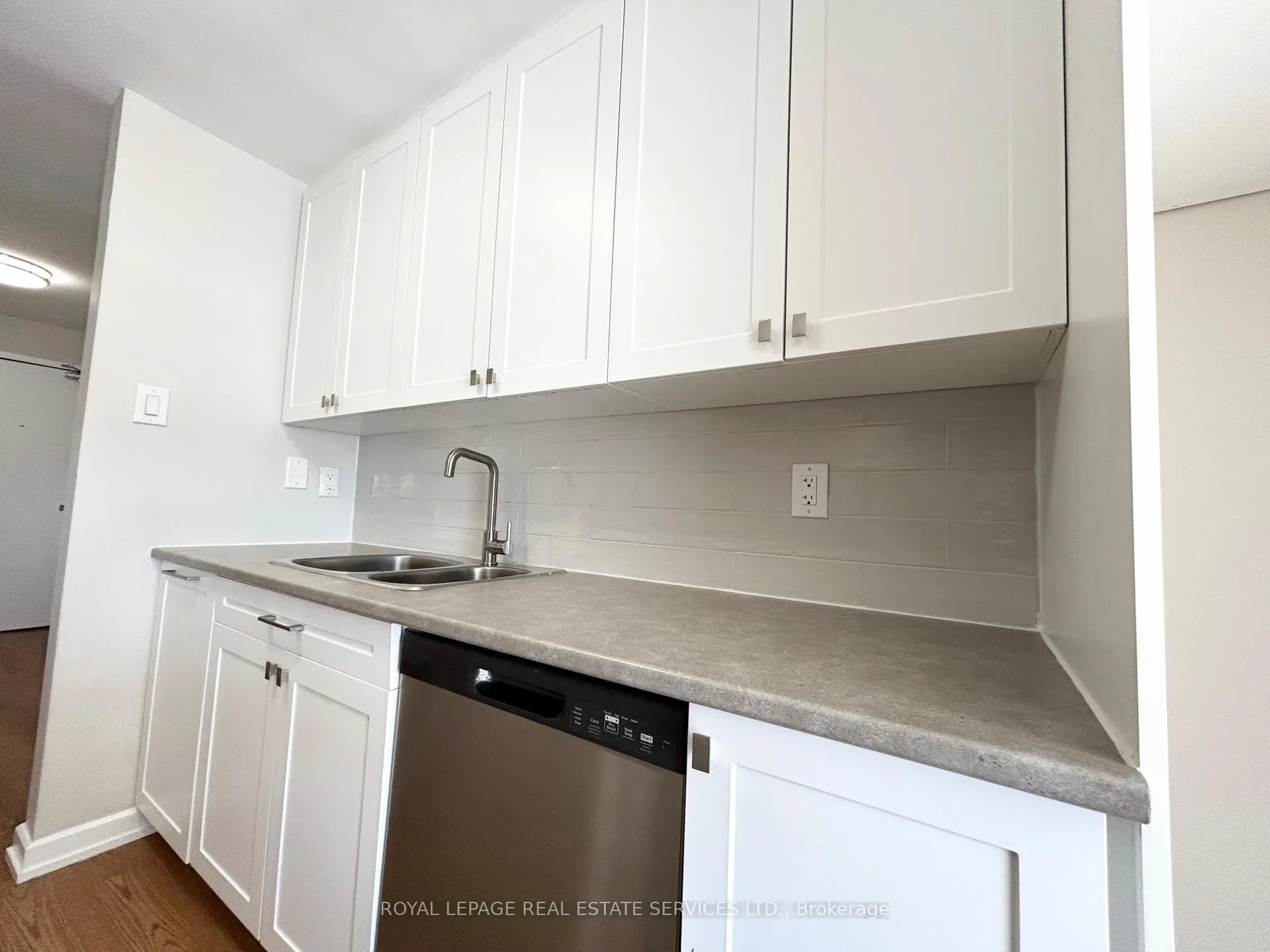 Photo 7 of Unit 1107, 10 Overlea Drive, Kitchener — HOMEH