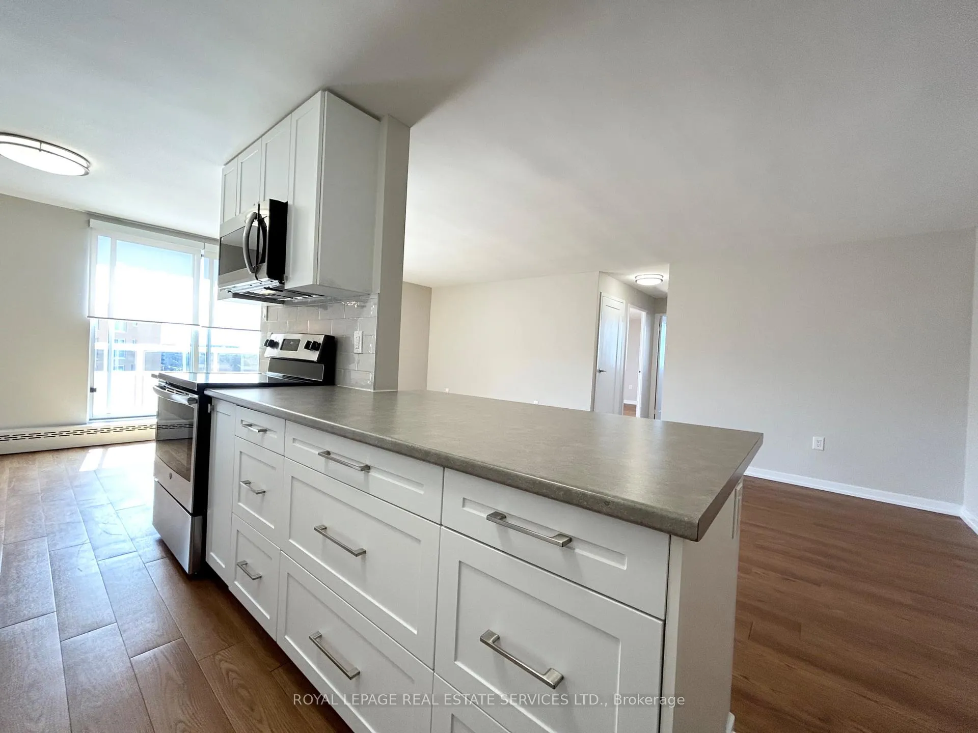 Photo 8 of Unit 1107, 10 Overlea Drive, Kitchener — HOMEH