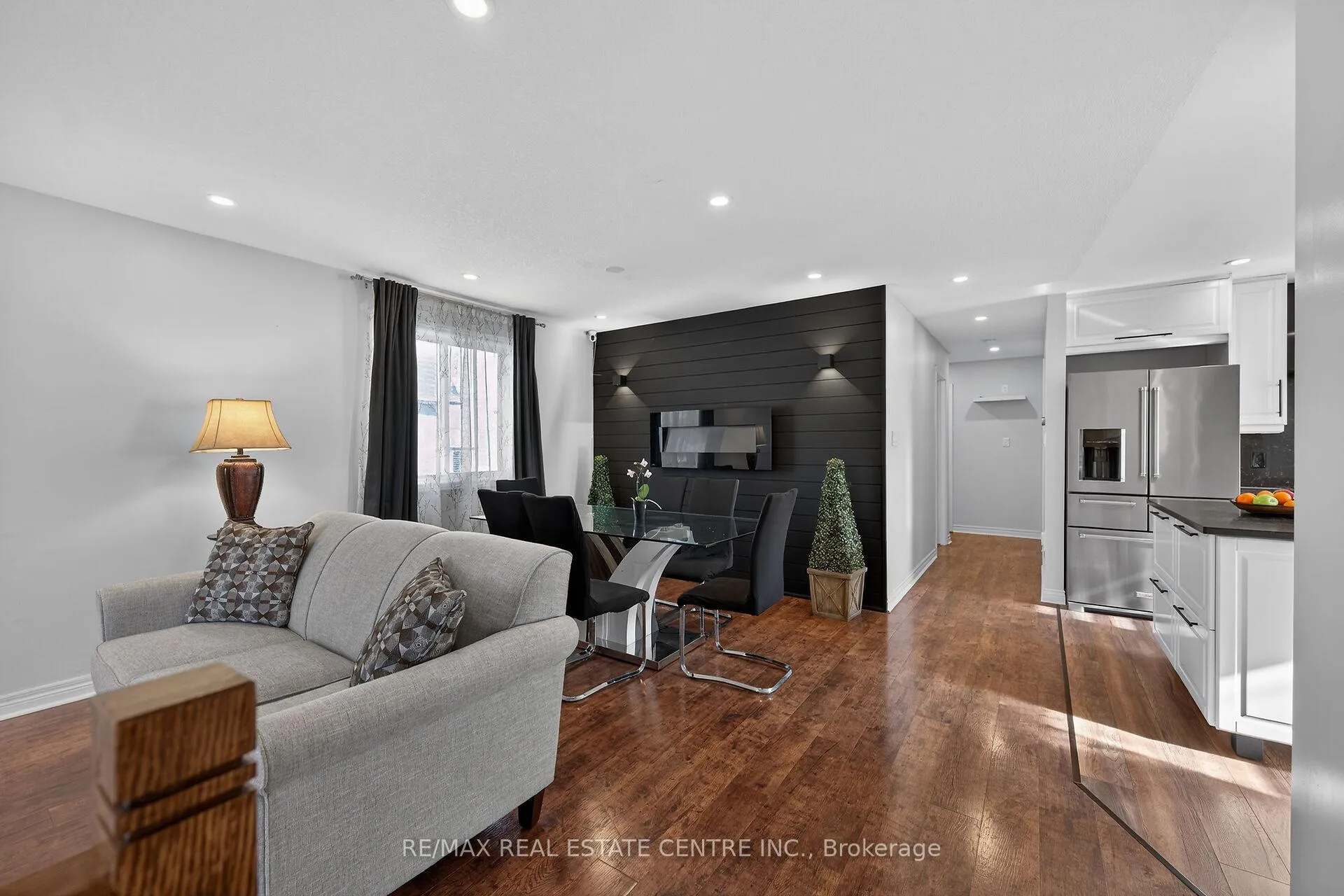 Photo 5 of 36 Longview Court, Hamilton, Mount Hope — HOMEH