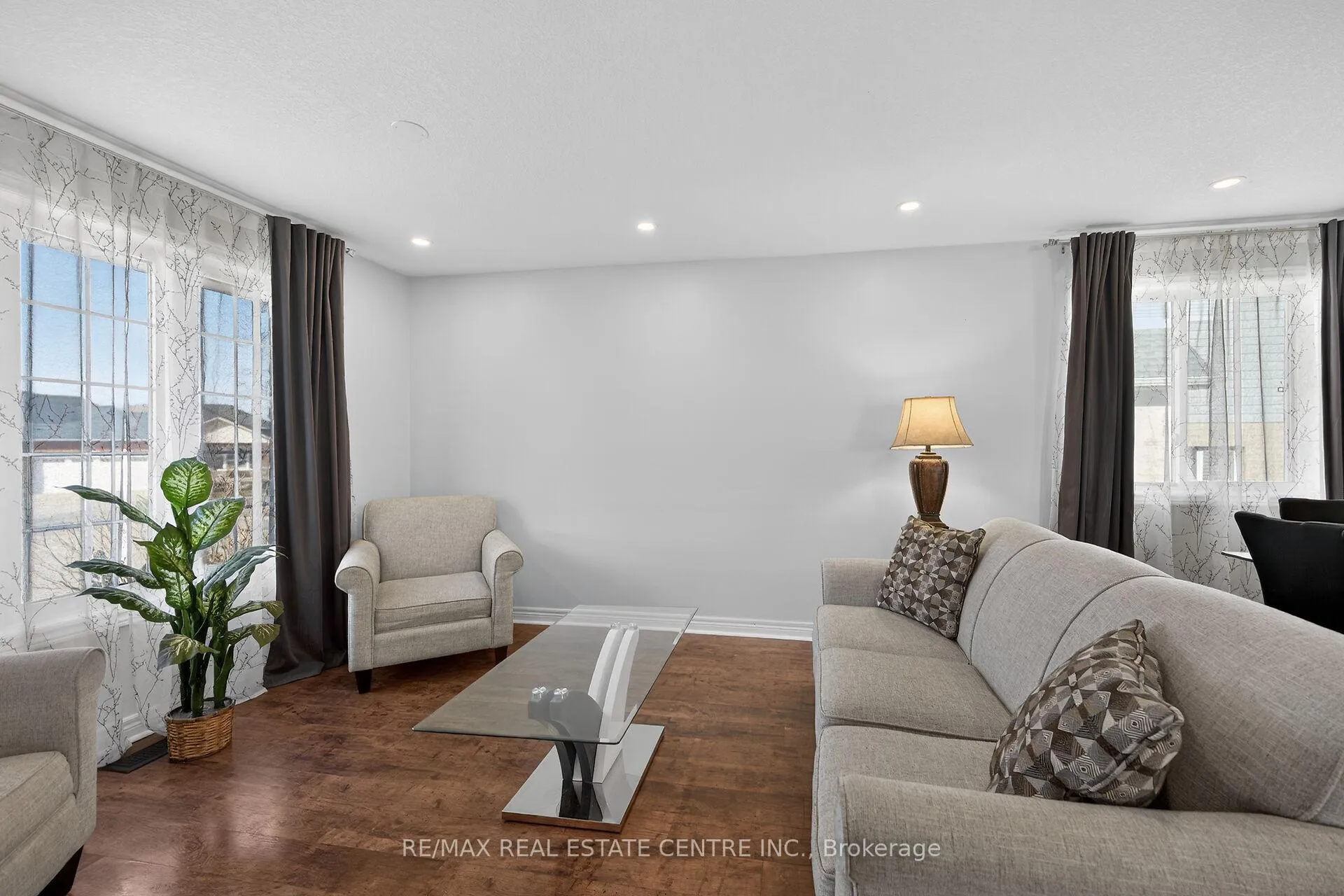 Photo 9 of 36 Longview Court, Hamilton, Mount Hope — HOMEH