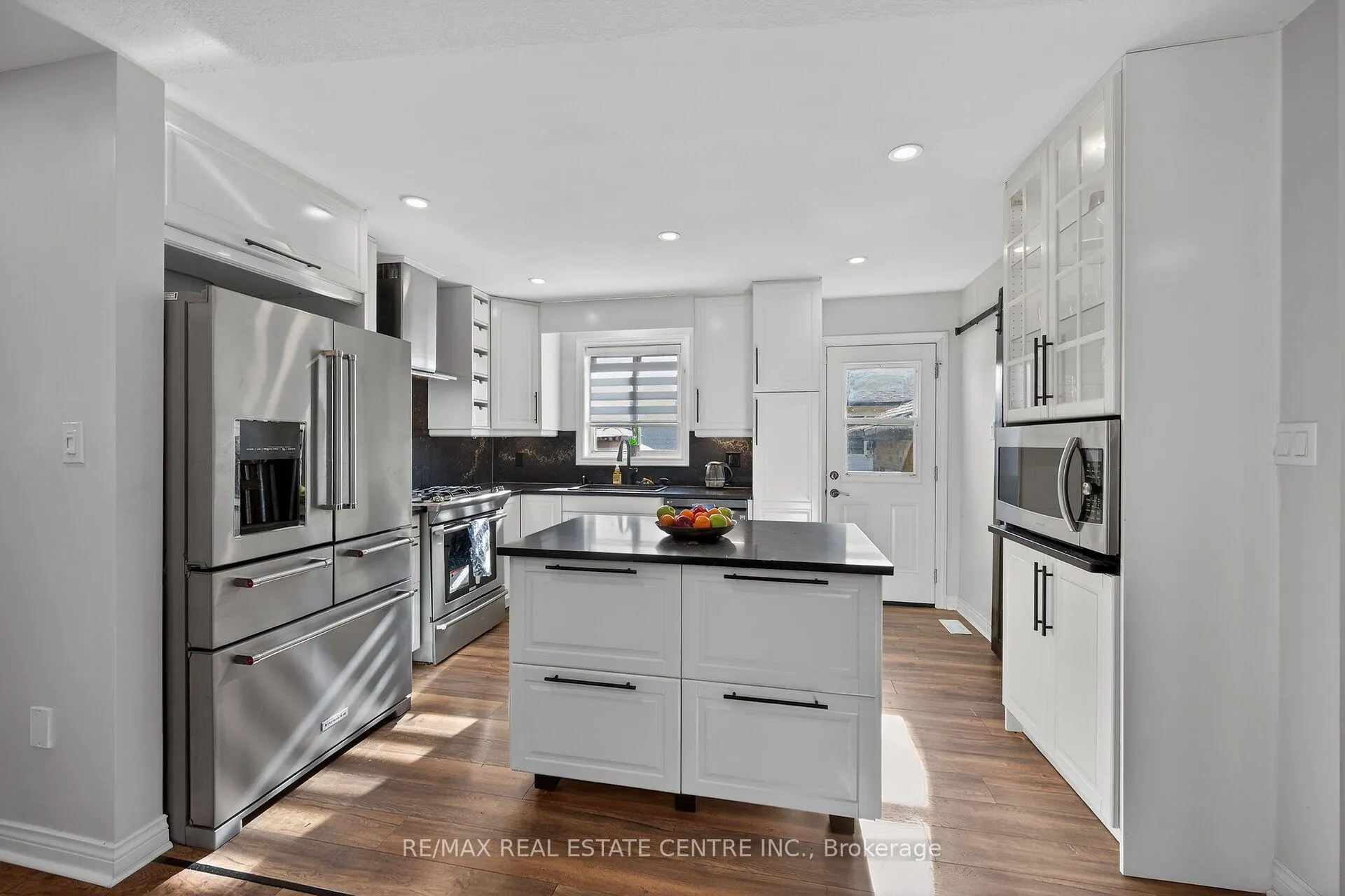 Photo 14 of 36 Longview Court, Hamilton, Mount Hope — HOMEH
