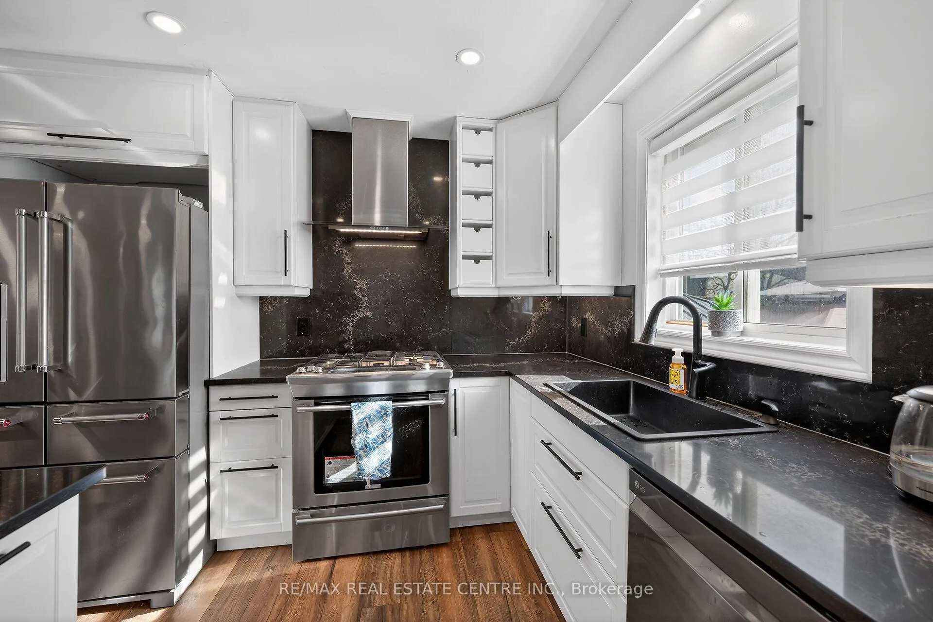 Photo 19 of 36 Longview Court, Hamilton, Mount Hope — HOMEH