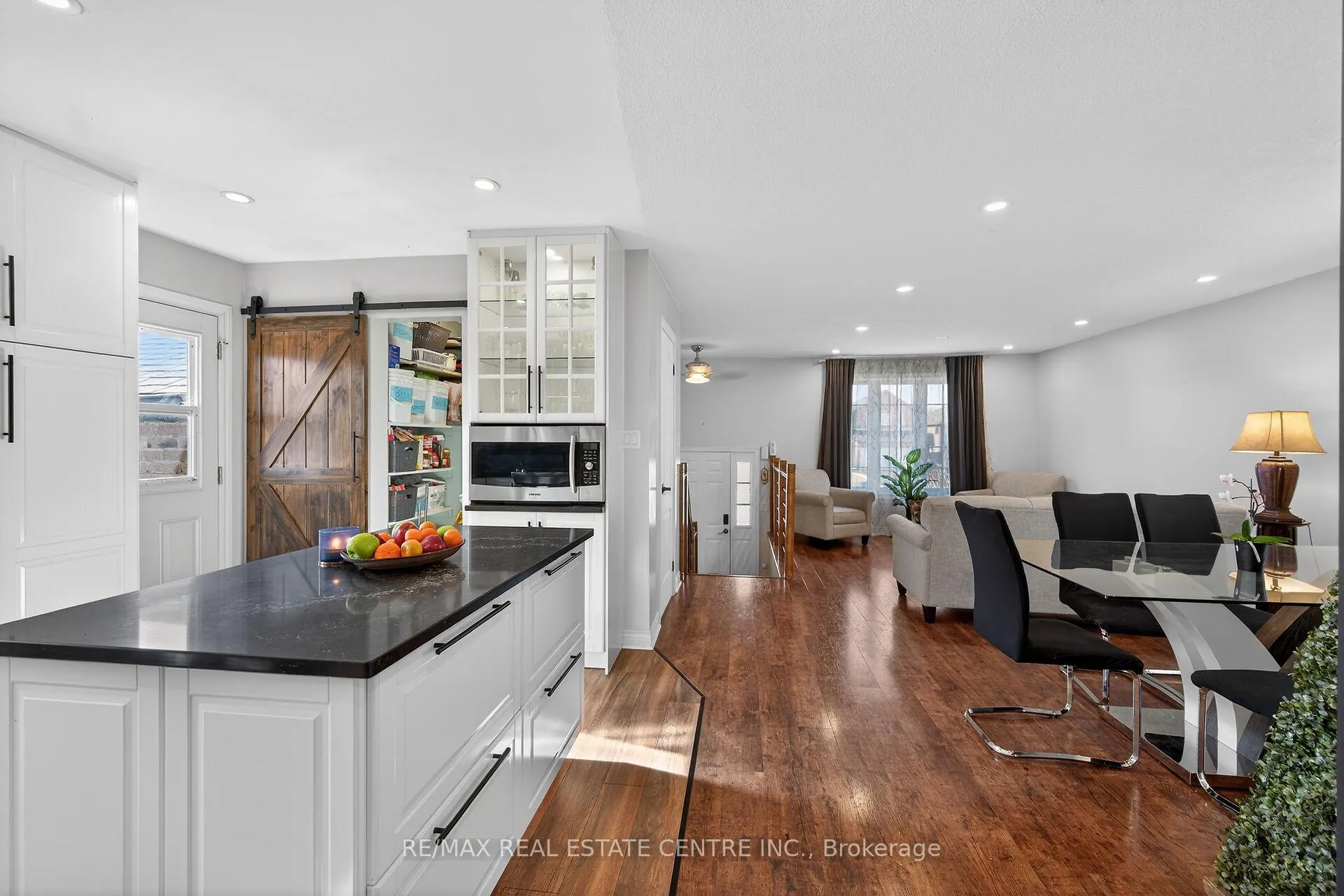 Photo 20 of 36 Longview Court, Hamilton, Mount Hope — HOMEH