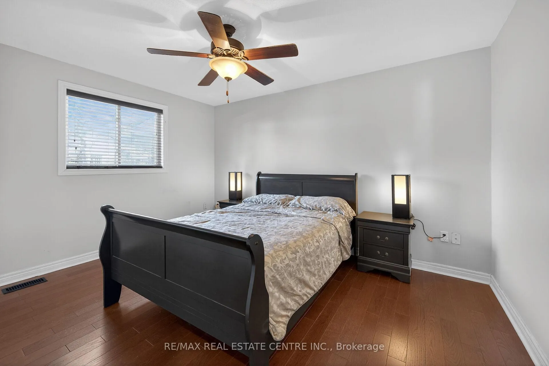 Photo 21 of 36 Longview Court, Hamilton, Mount Hope — HOMEH