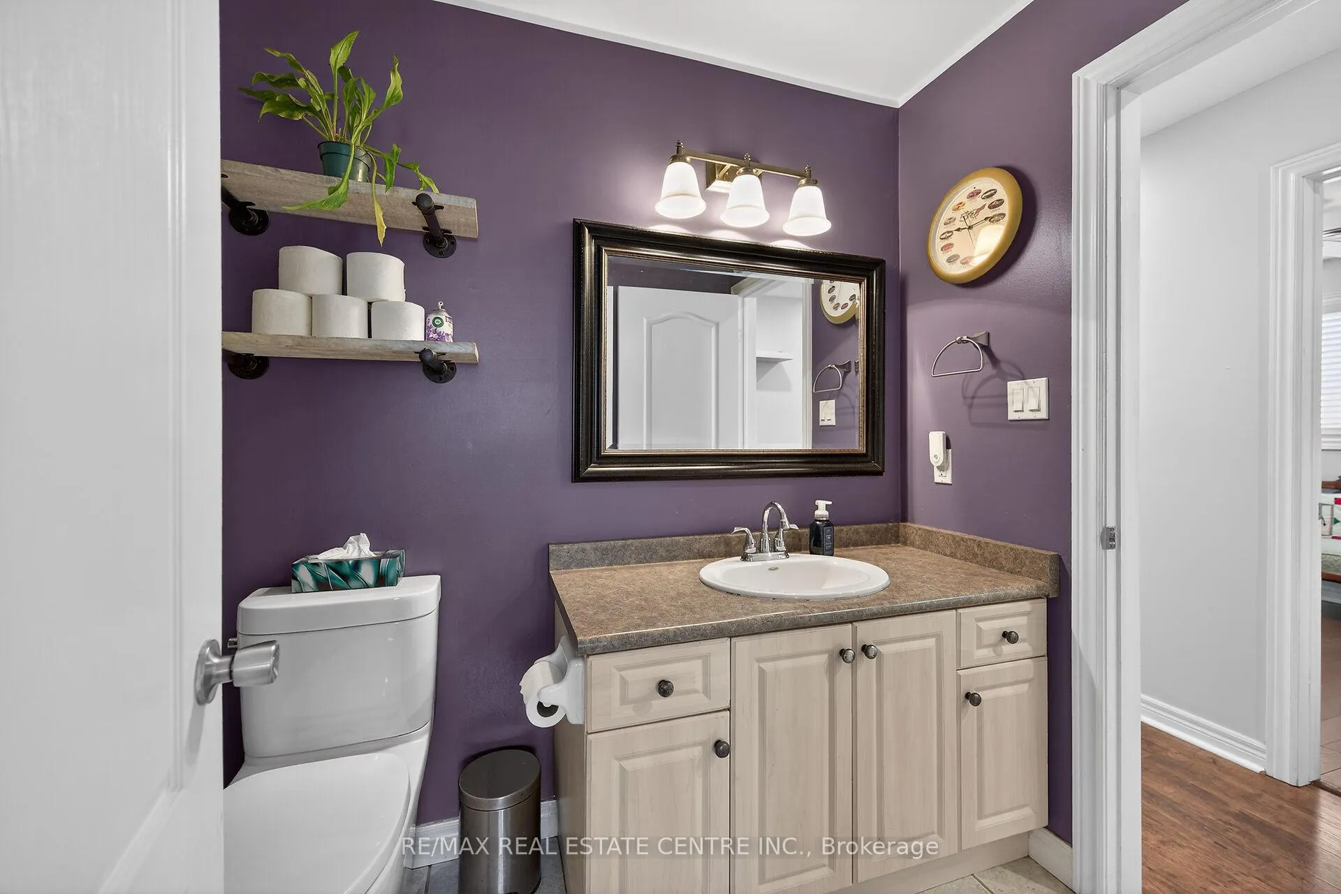 Photo 24 of 36 Longview Court, Hamilton, Mount Hope — HOMEH