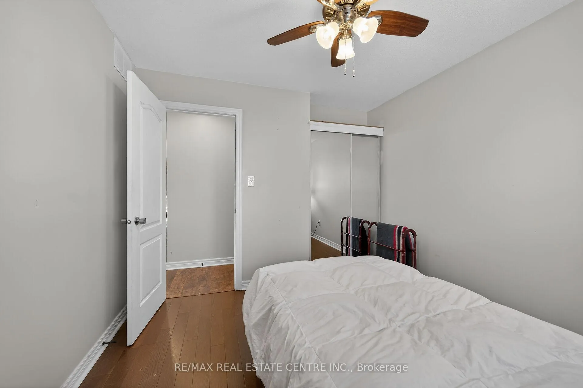 Photo 27 of 36 Longview Court, Hamilton, Mount Hope — HOMEH