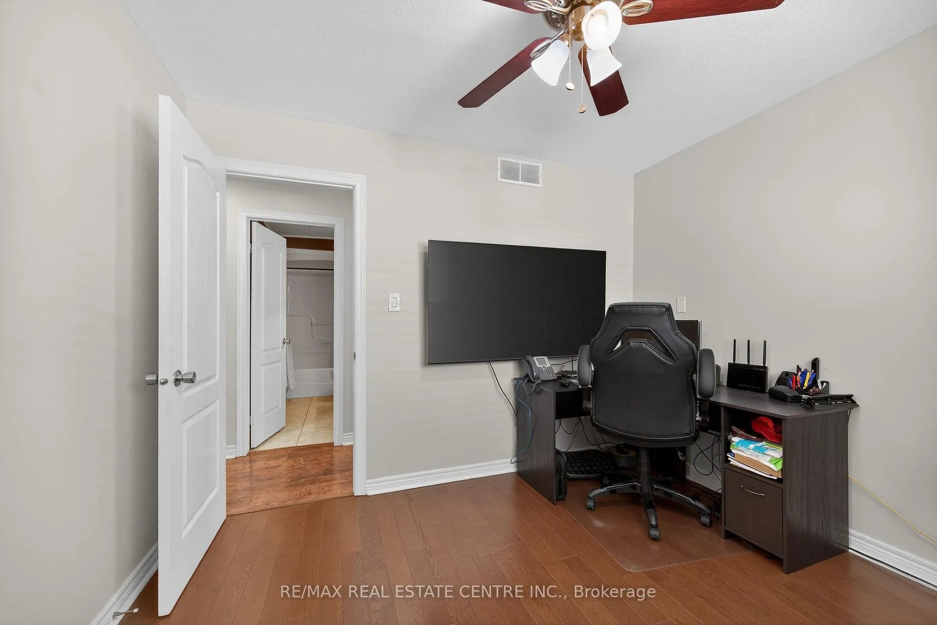 Photo 29 of 36 Longview Court, Hamilton, Mount Hope — HOMEH