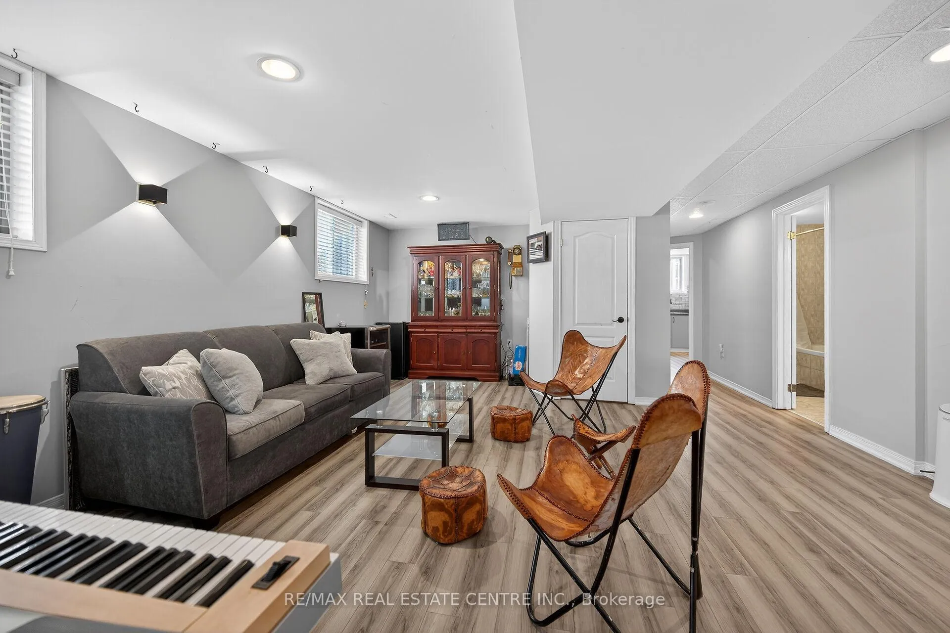 Photo 33 of 36 Longview Court, Hamilton, Mount Hope — HOMEH