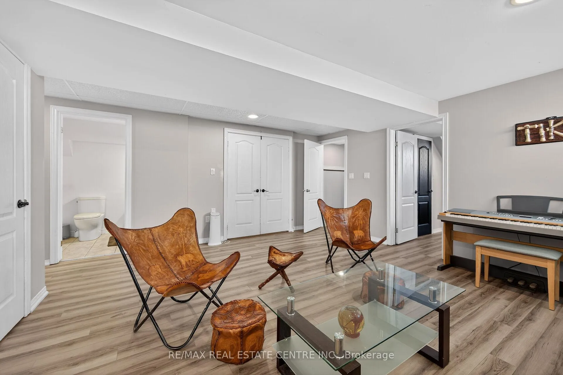 Photo 35 of 36 Longview Court, Hamilton, Mount Hope — HOMEH