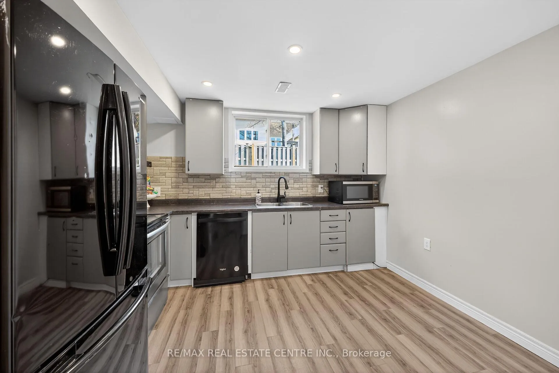Photo 36 of 36 Longview Court, Hamilton, Mount Hope — HOMEH