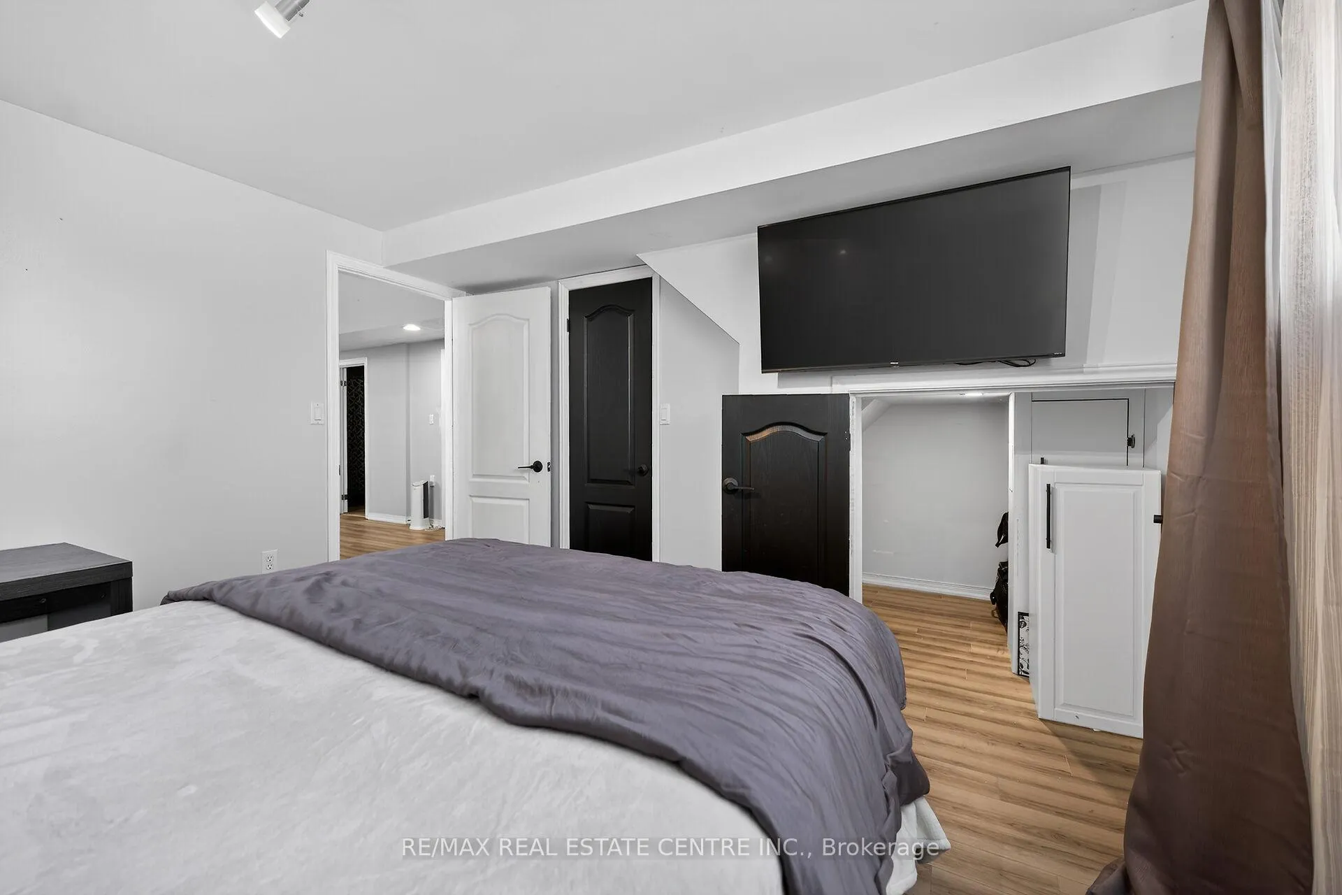 Photo 43 of 36 Longview Court, Hamilton, Mount Hope — HOMEH