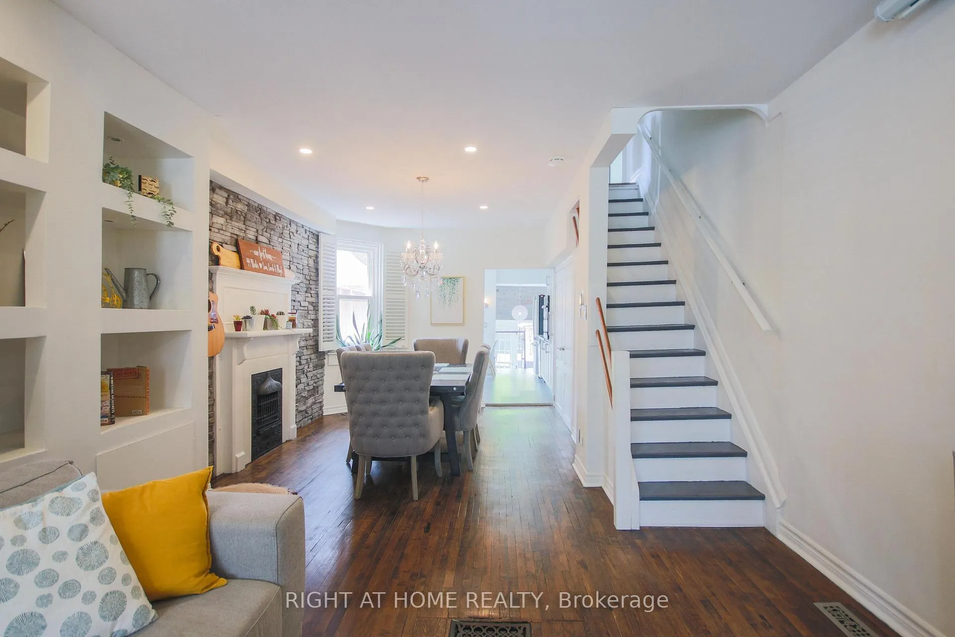 Photo 3 of 44 Rhodes Avenue, Toronto, Greenwood-Coxwell — HOMEH
