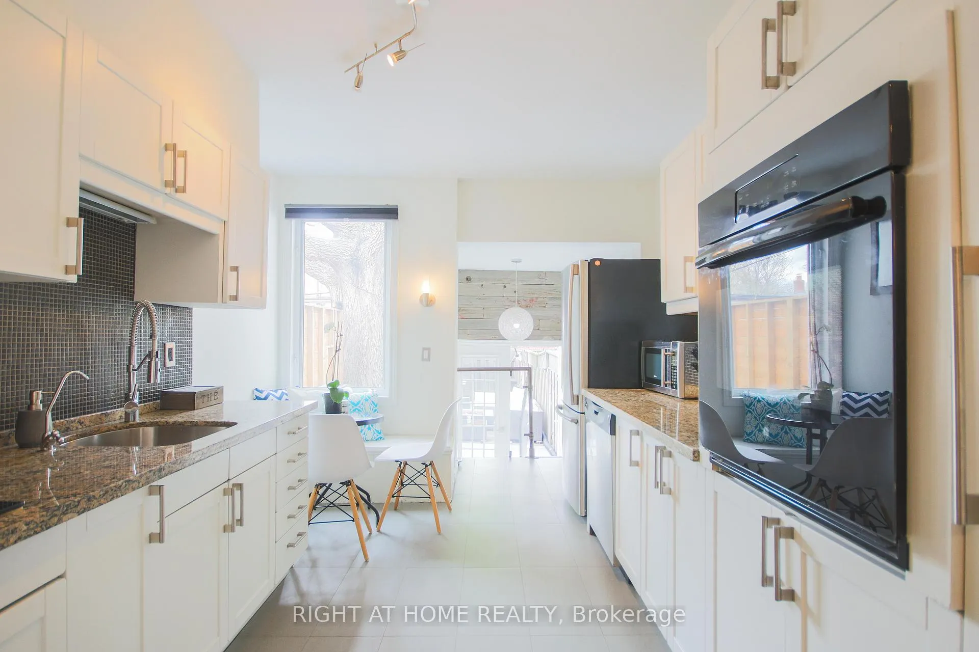 Photo 8 of 44 Rhodes Avenue, Toronto, Greenwood-Coxwell — HOMEH