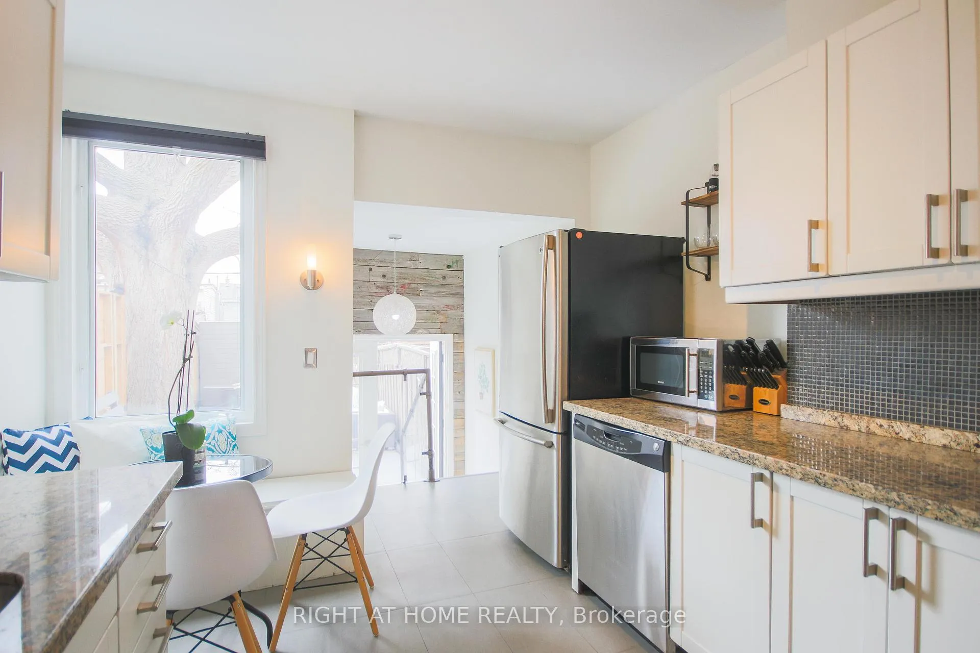 Photo 11 of 44 Rhodes Avenue, Toronto, Greenwood-Coxwell — HOMEH