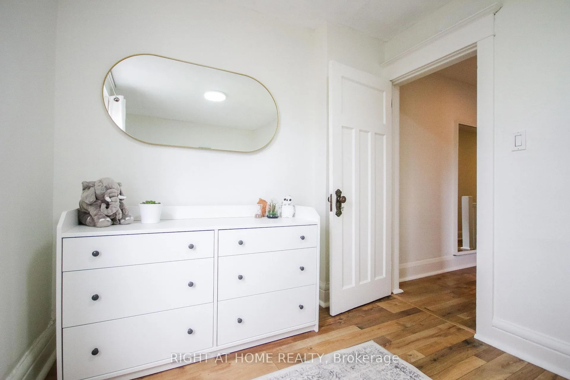 Photo 20 of 44 Rhodes Avenue, Toronto, Greenwood-Coxwell — HOMEH