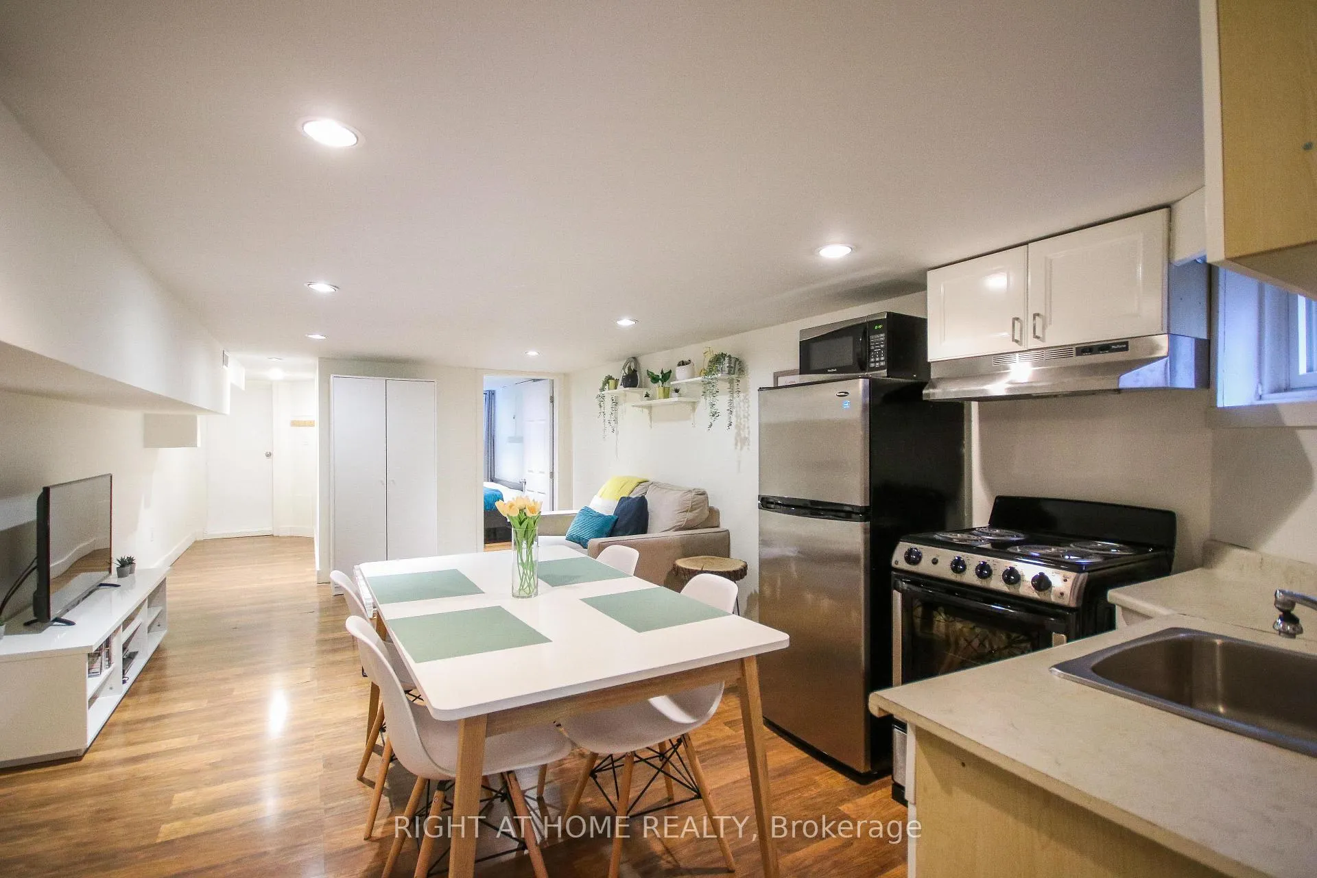 Photo 26 of 44 Rhodes Avenue, Toronto, Greenwood-Coxwell — HOMEH