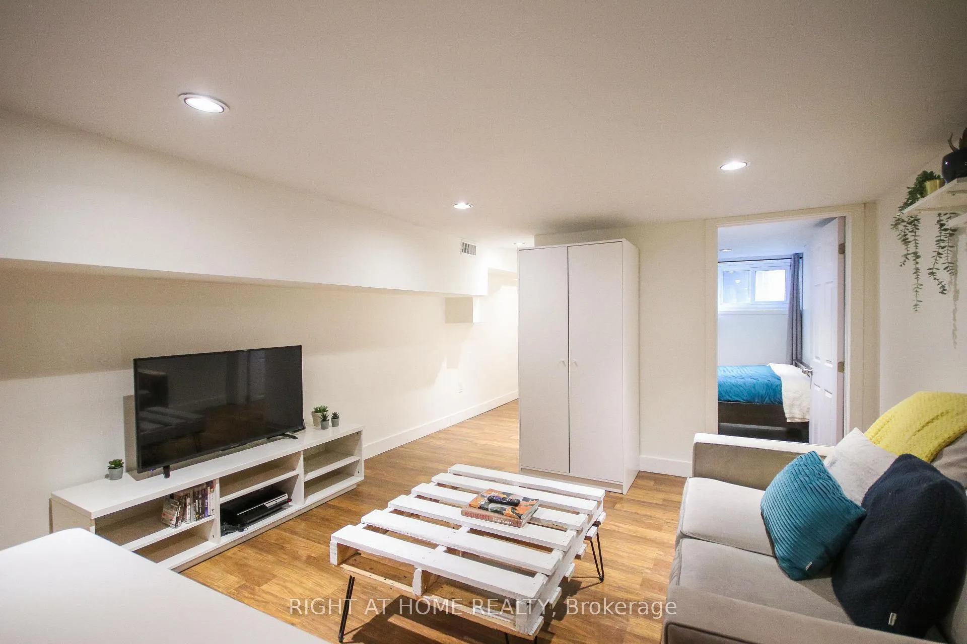 Photo 27 of 44 Rhodes Avenue, Toronto, Greenwood-Coxwell — HOMEH