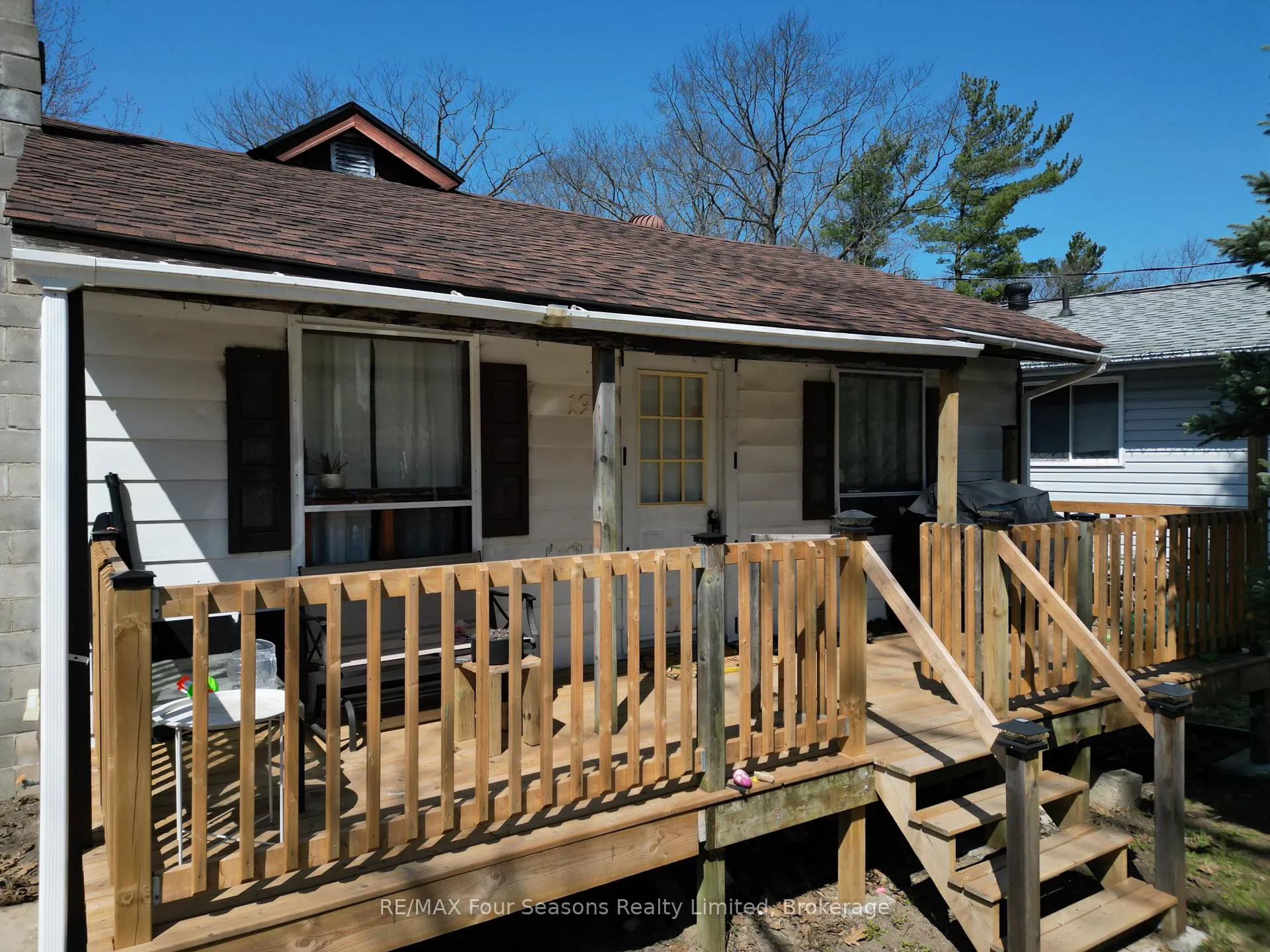 Photo 4 of 196 Melrose Avenue, Wasaga Beach — HOMEH