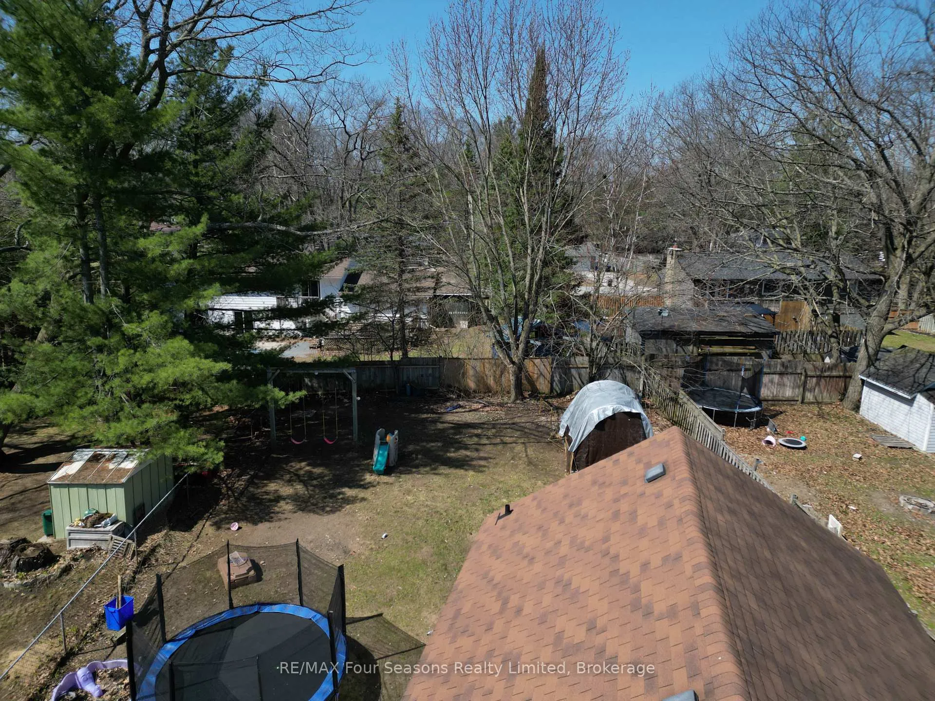 Photo 6 of 196 Melrose Avenue, Wasaga Beach — HOMEH