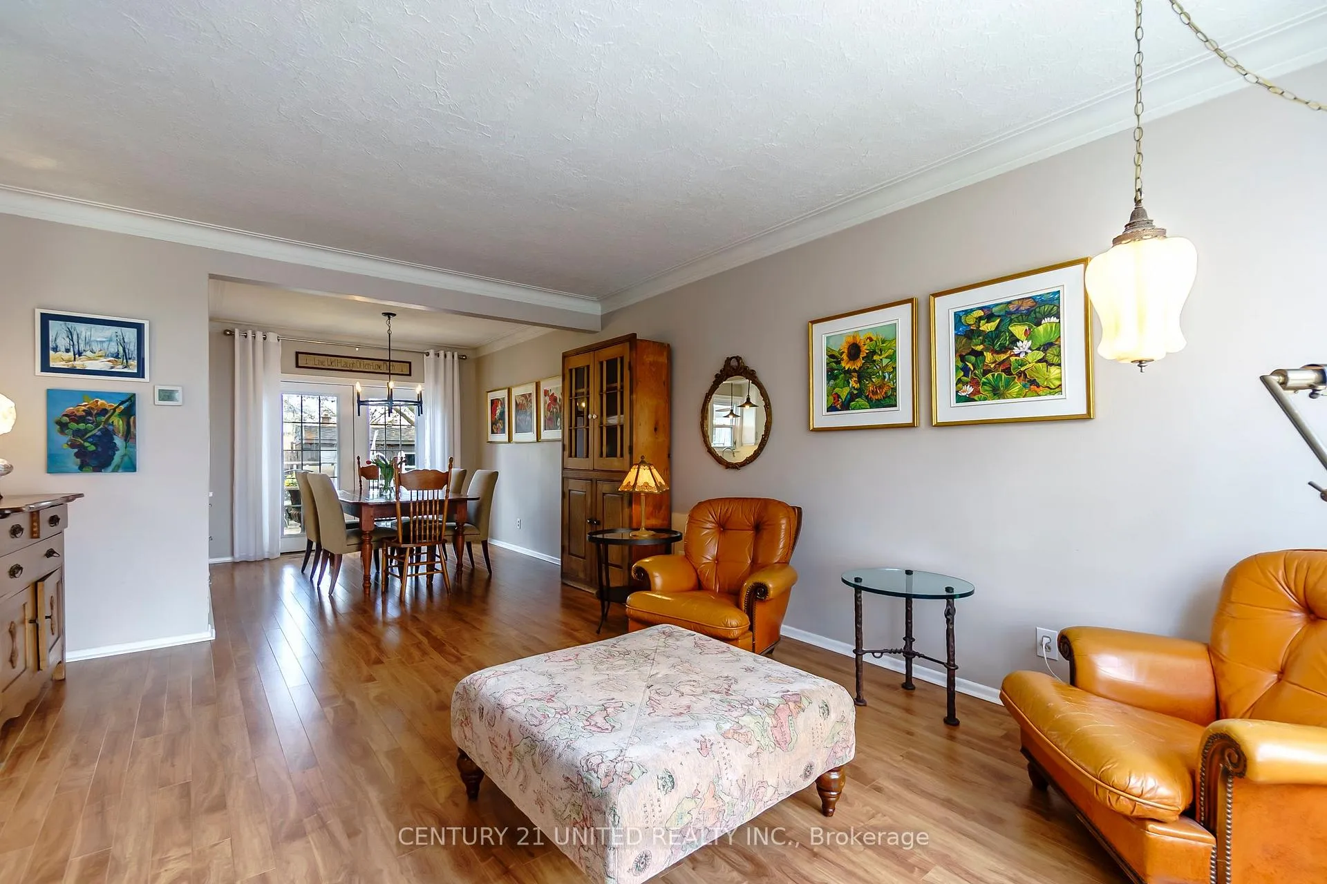 Photo 10 of 682 Victory Crescent, Peterborough, Town Ward 3 — HOMEH