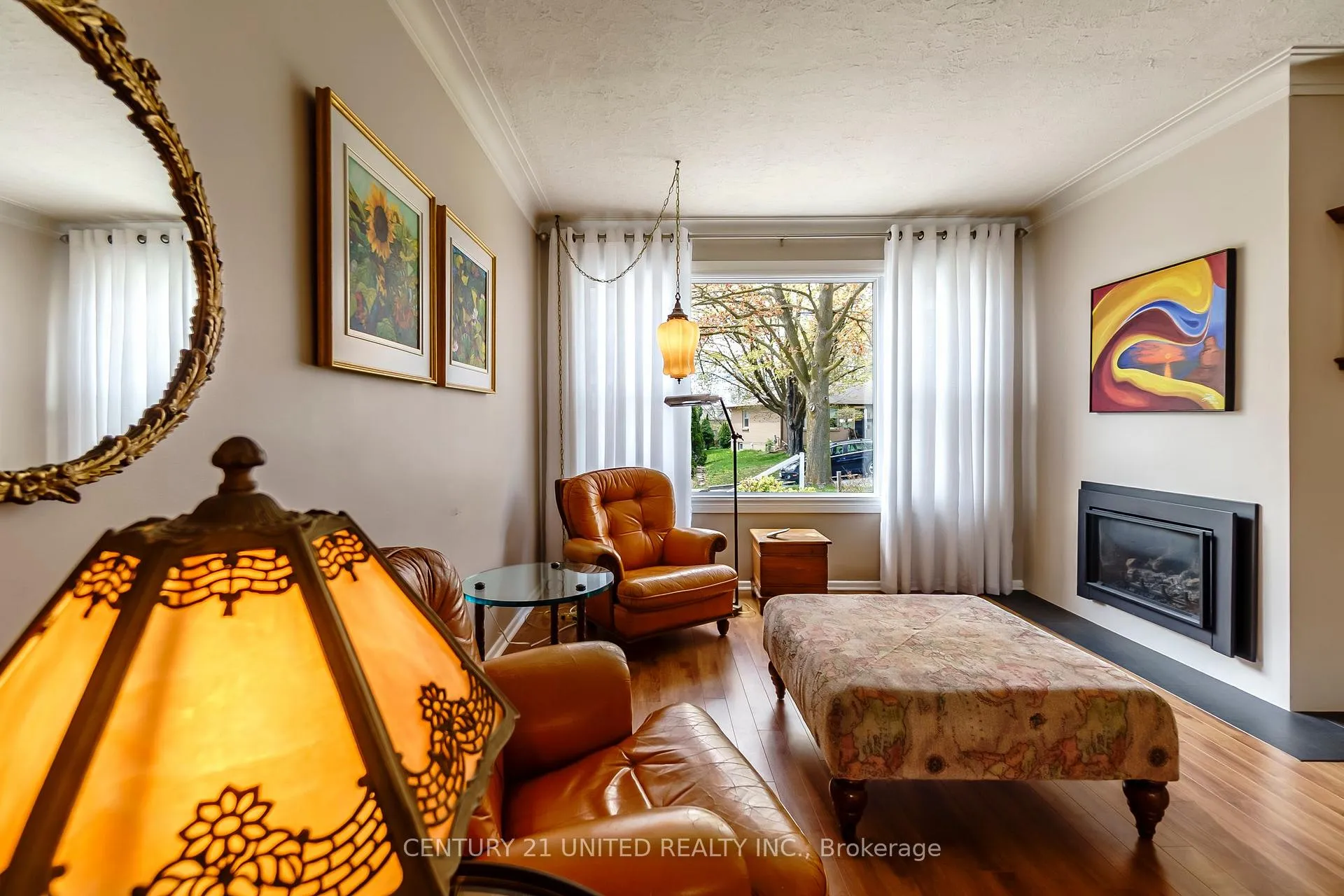 Photo 12 of 682 Victory Crescent, Peterborough, Town Ward 3 — HOMEH
