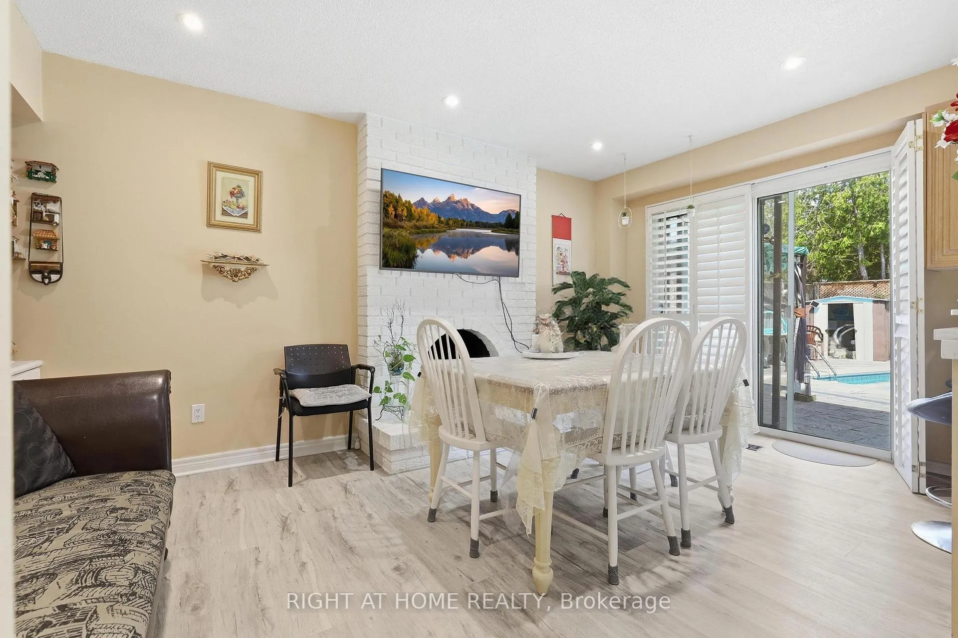 Photo 16 of 33 Parkside Drive, Brampton, Brampton South — HOMEH