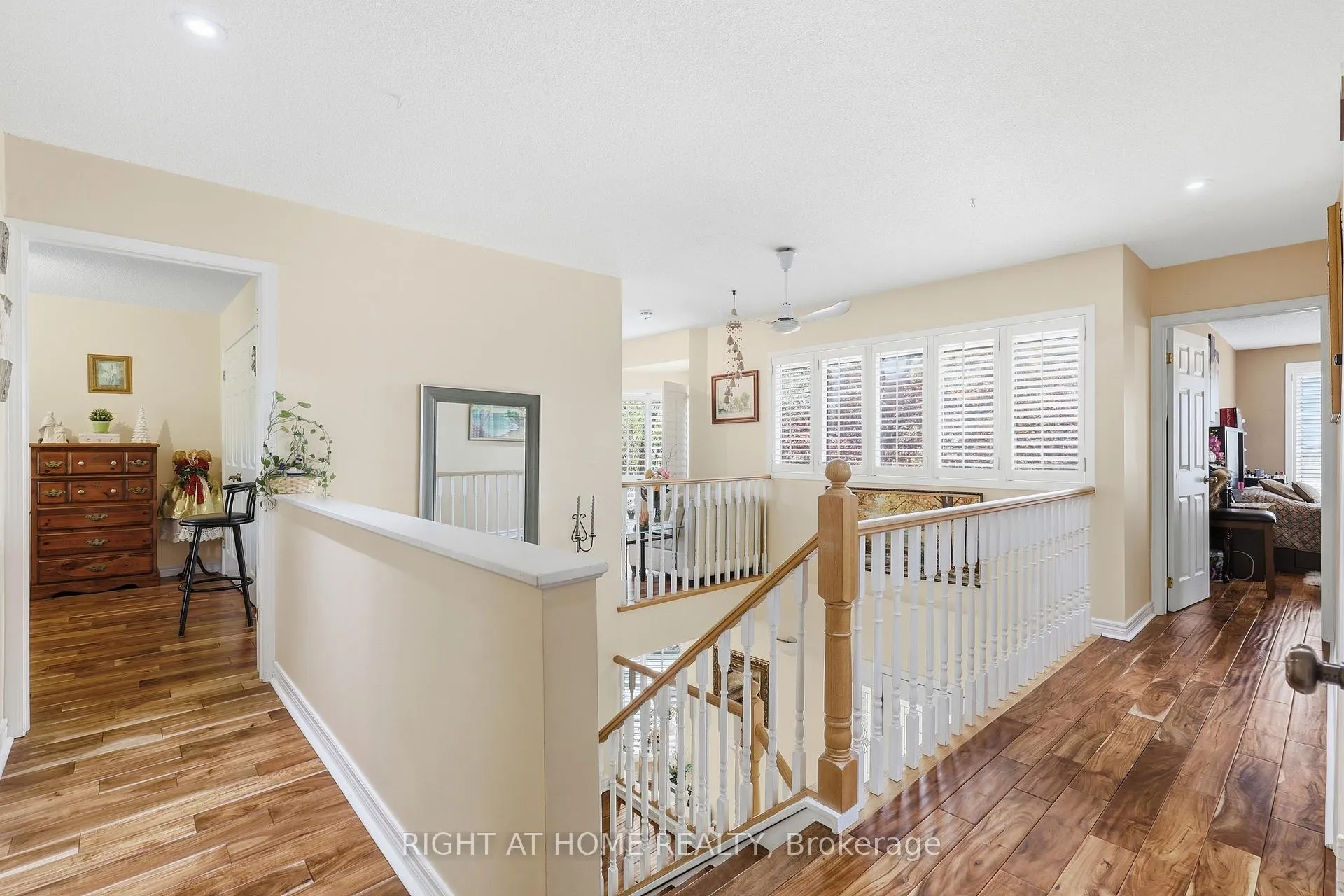 Photo 19 of 33 Parkside Drive, Brampton, Brampton South — HOMEH
