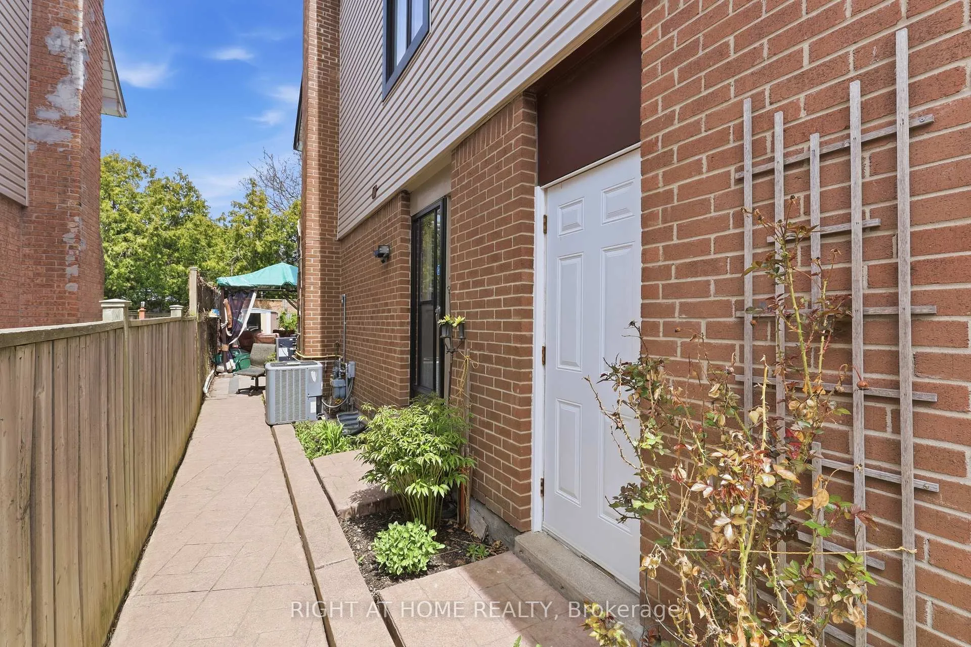Photo 39 of 33 Parkside Drive, Brampton, Brampton South — HOMEH