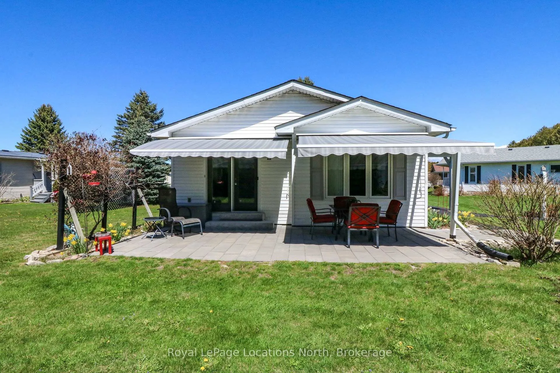 Photo 3 of 37 Indiana Avenue, Wasaga Beach — HOMEH