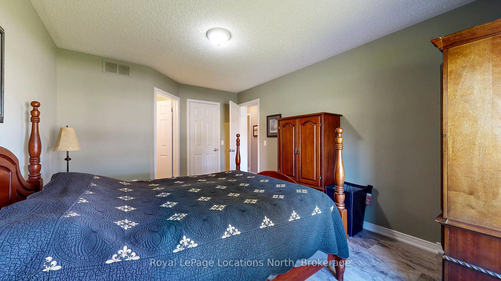 Photo 14 of 37 Indiana Avenue, Wasaga Beach — HOMEH