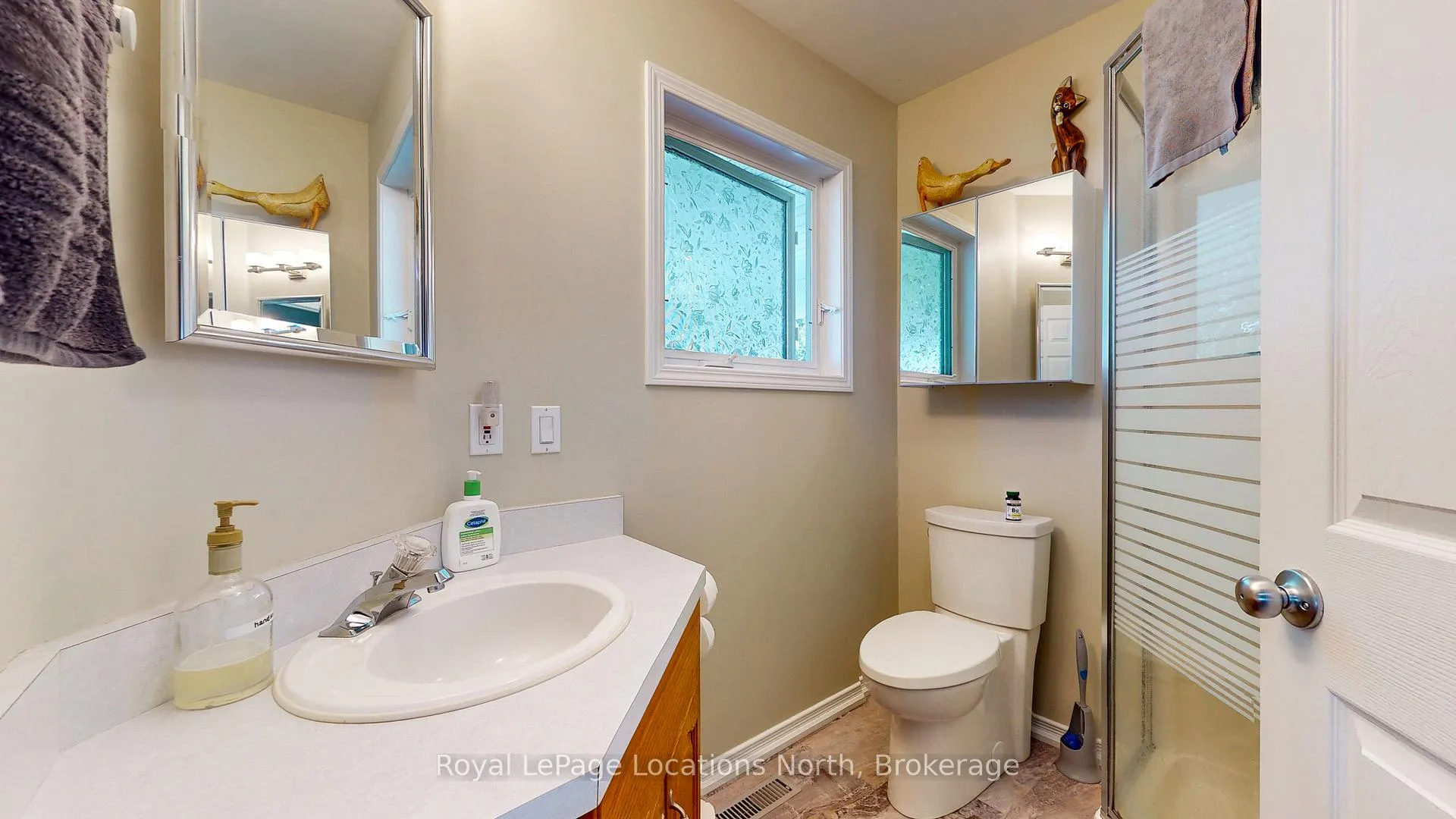 Photo 15 of 37 Indiana Avenue, Wasaga Beach — HOMEH