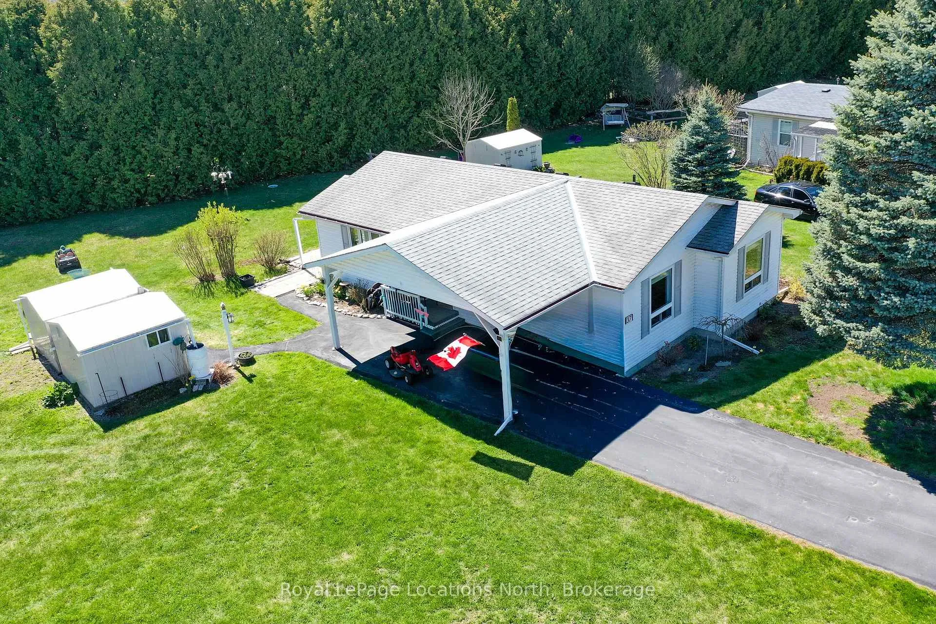 Photo 23 of 37 Indiana Avenue, Wasaga Beach — HOMEH
