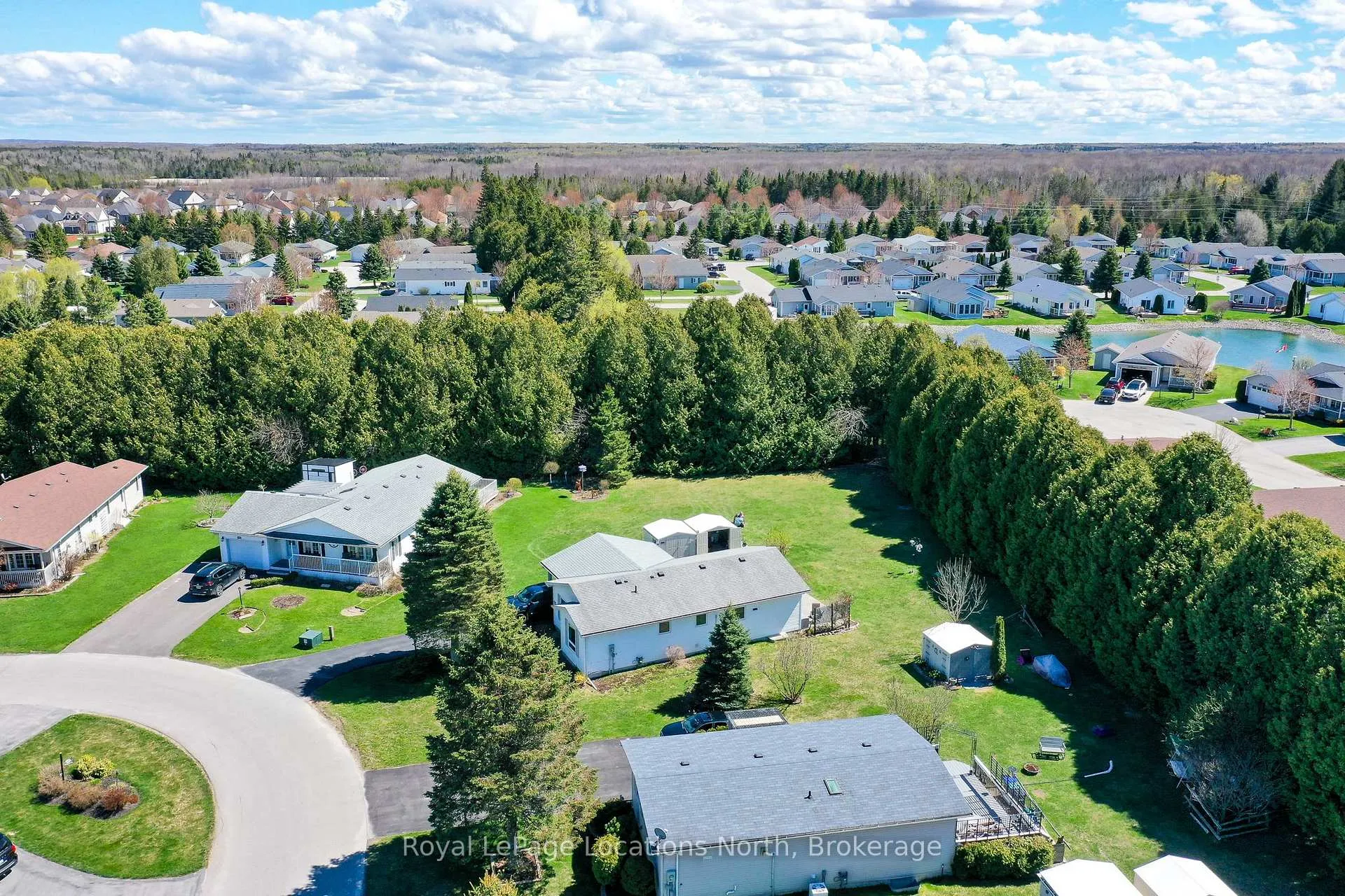 Photo 25 of 37 Indiana Avenue, Wasaga Beach — HOMEH