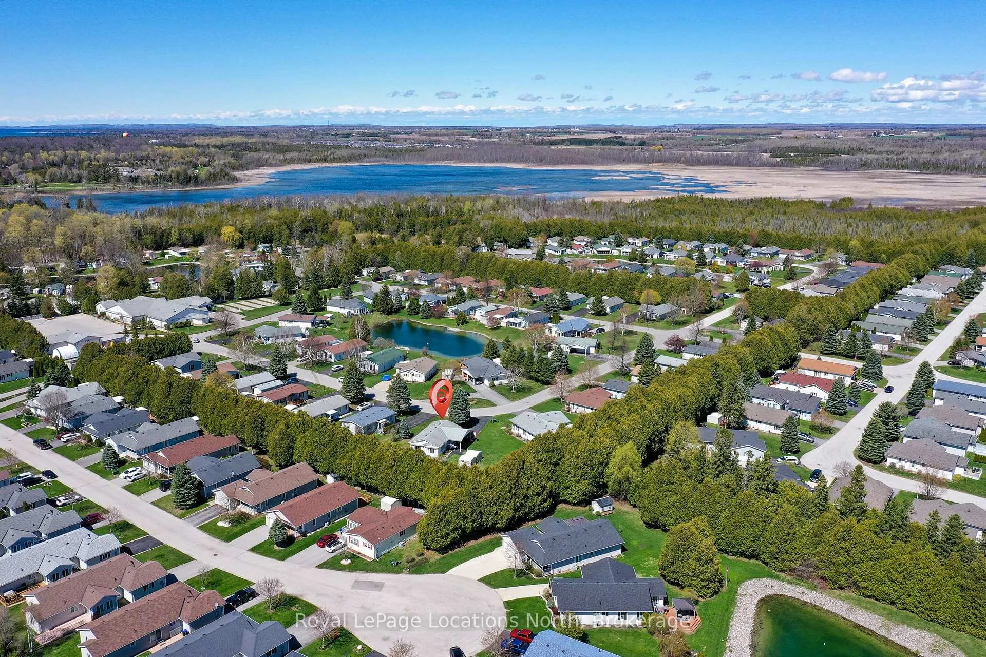 Photo 26 of 37 Indiana Avenue, Wasaga Beach — HOMEH